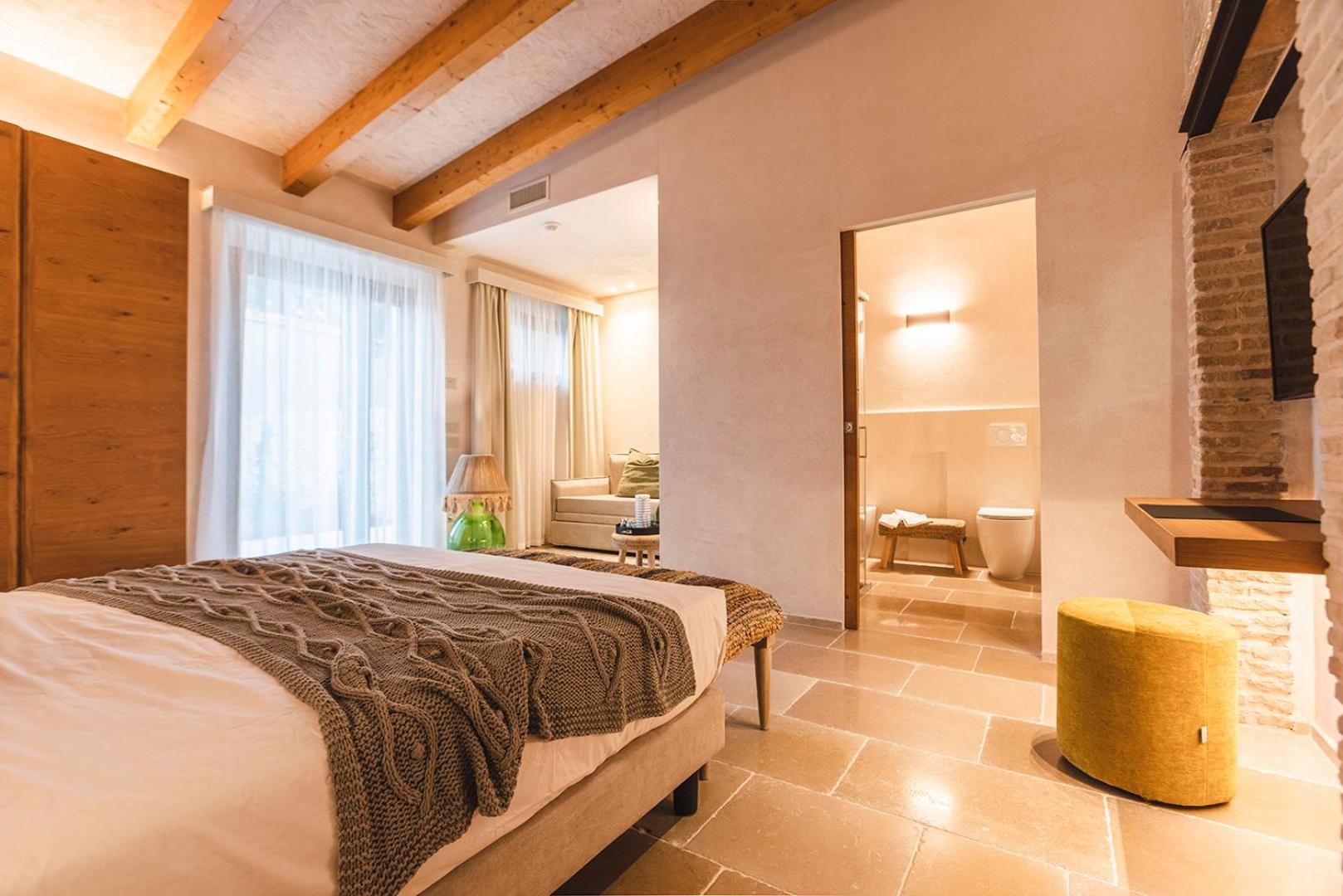 Superior Triple Room - Photo 11
