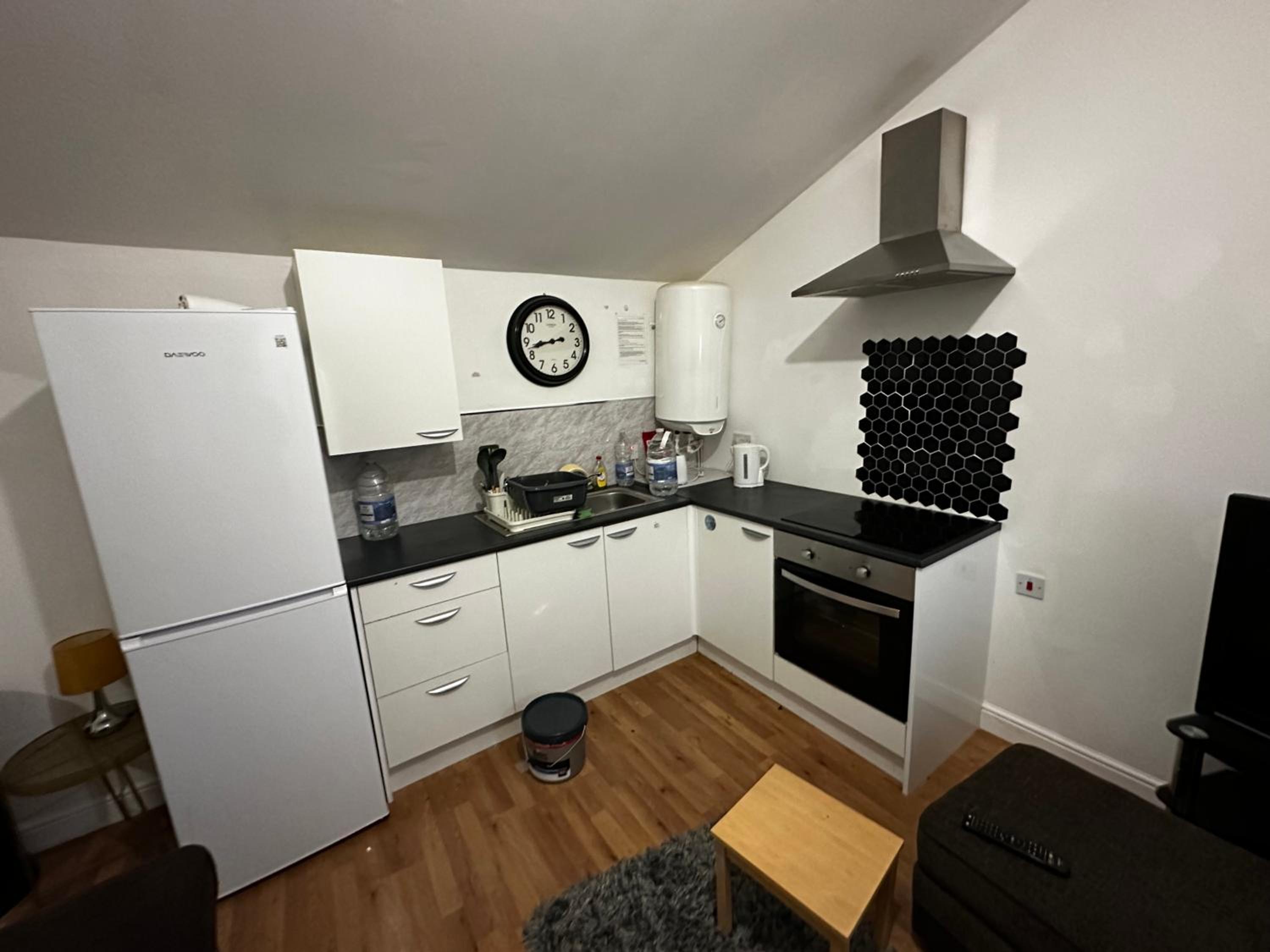 One-Bedroom Apartment photo 2