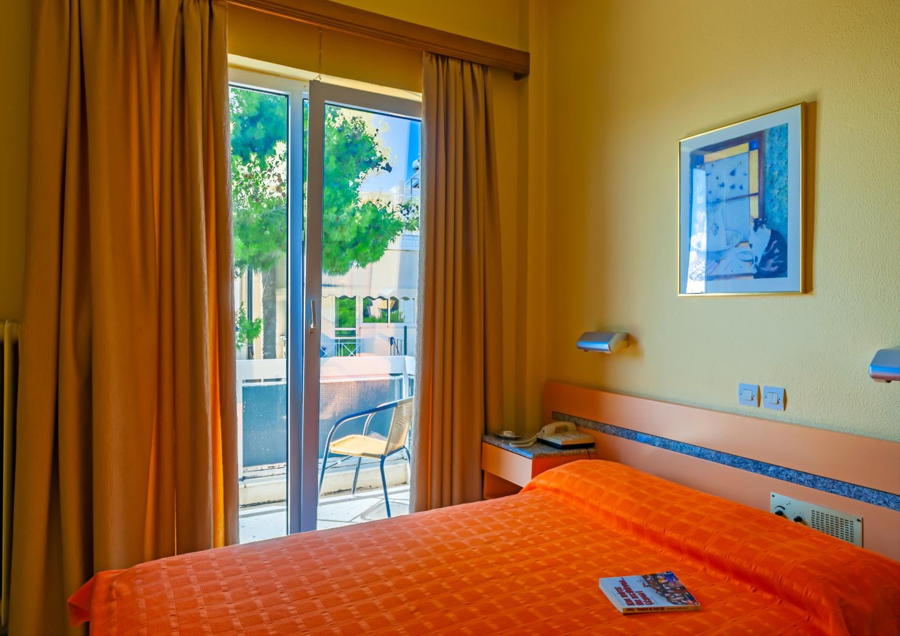 Double or Twin Room photo 3