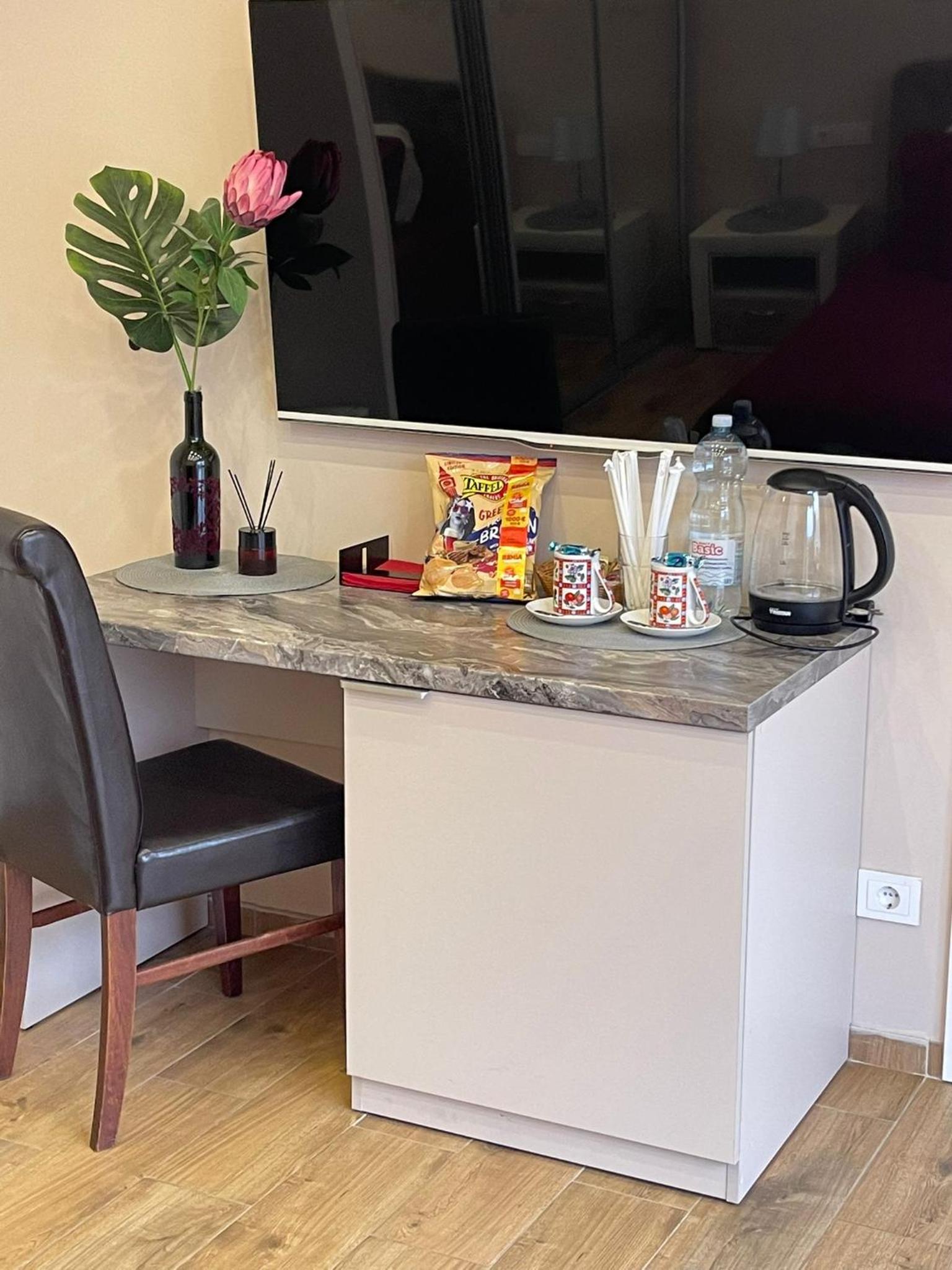 Double Room - Photo 28