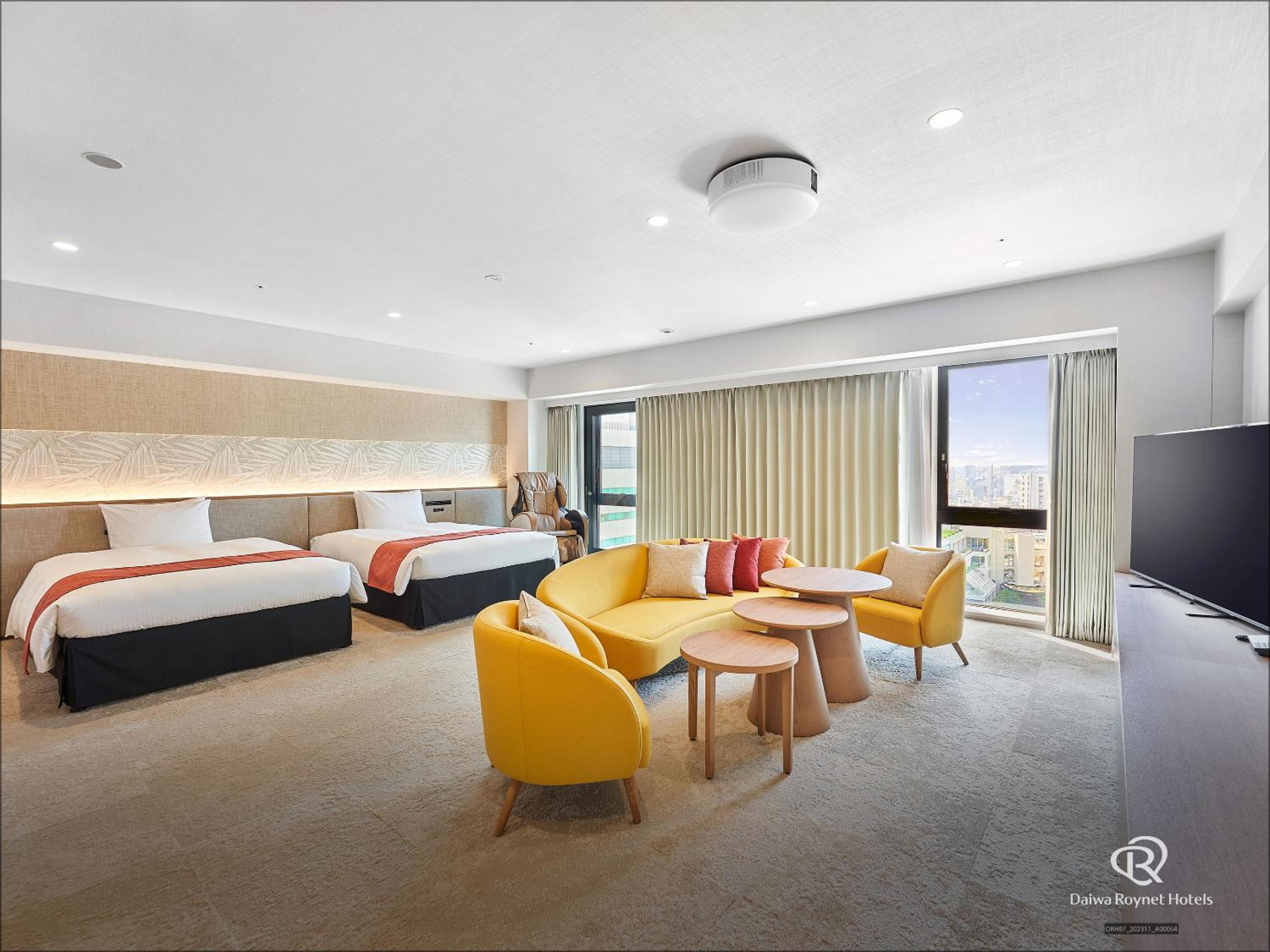 Family Twin Room (4 Adults) - Non-Smoking - Photo 3
