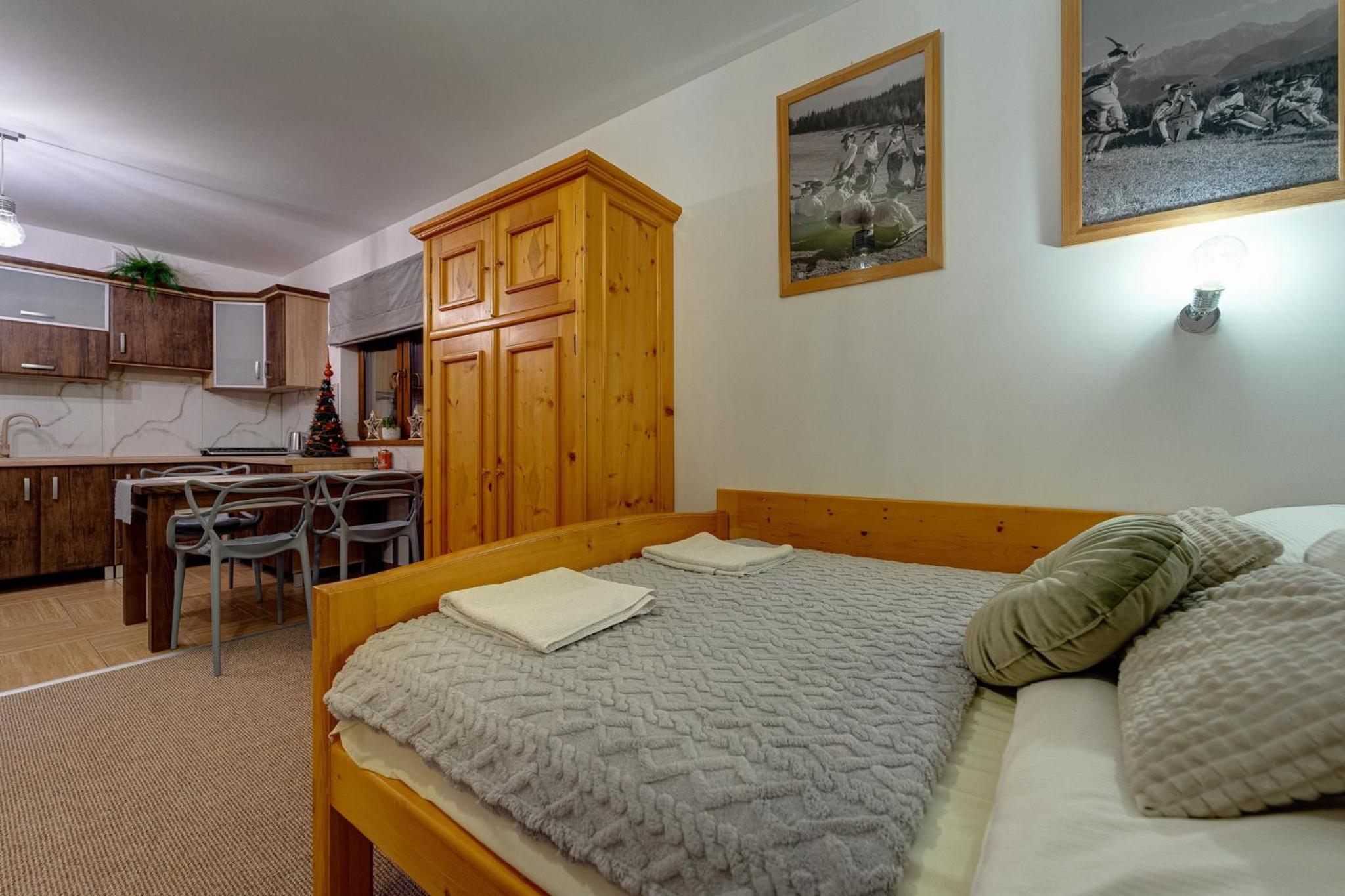 One-Bedroom Apartment - Photo 11