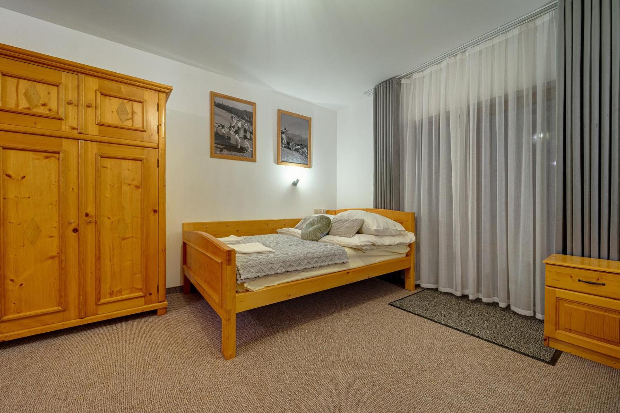 One-Bedroom Apartment - Photo 12
