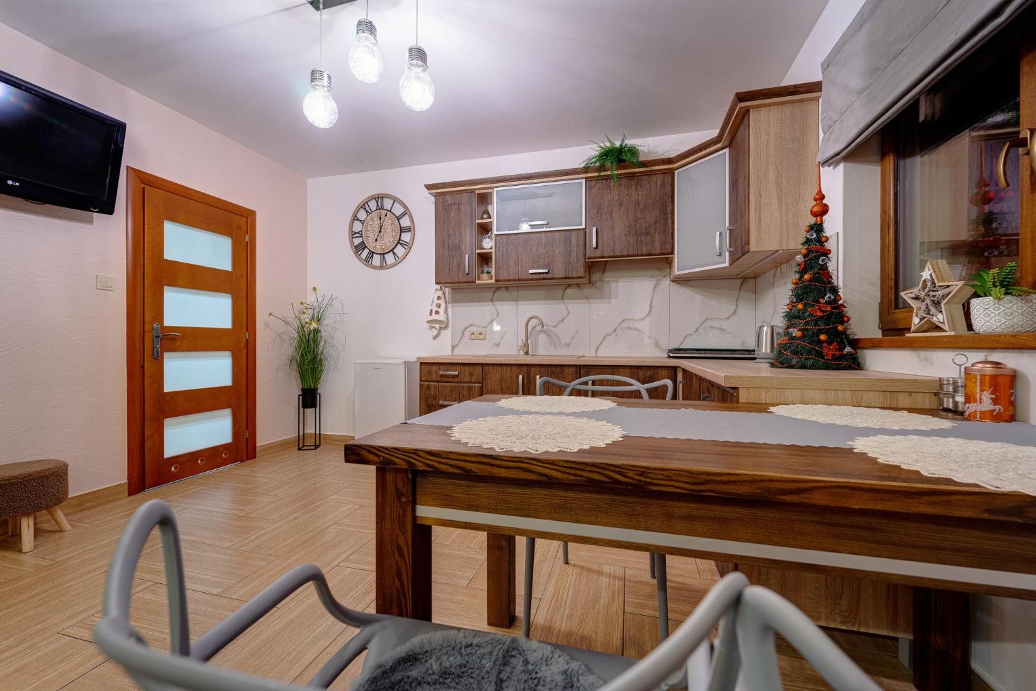 One-Bedroom Apartment - Photo 7