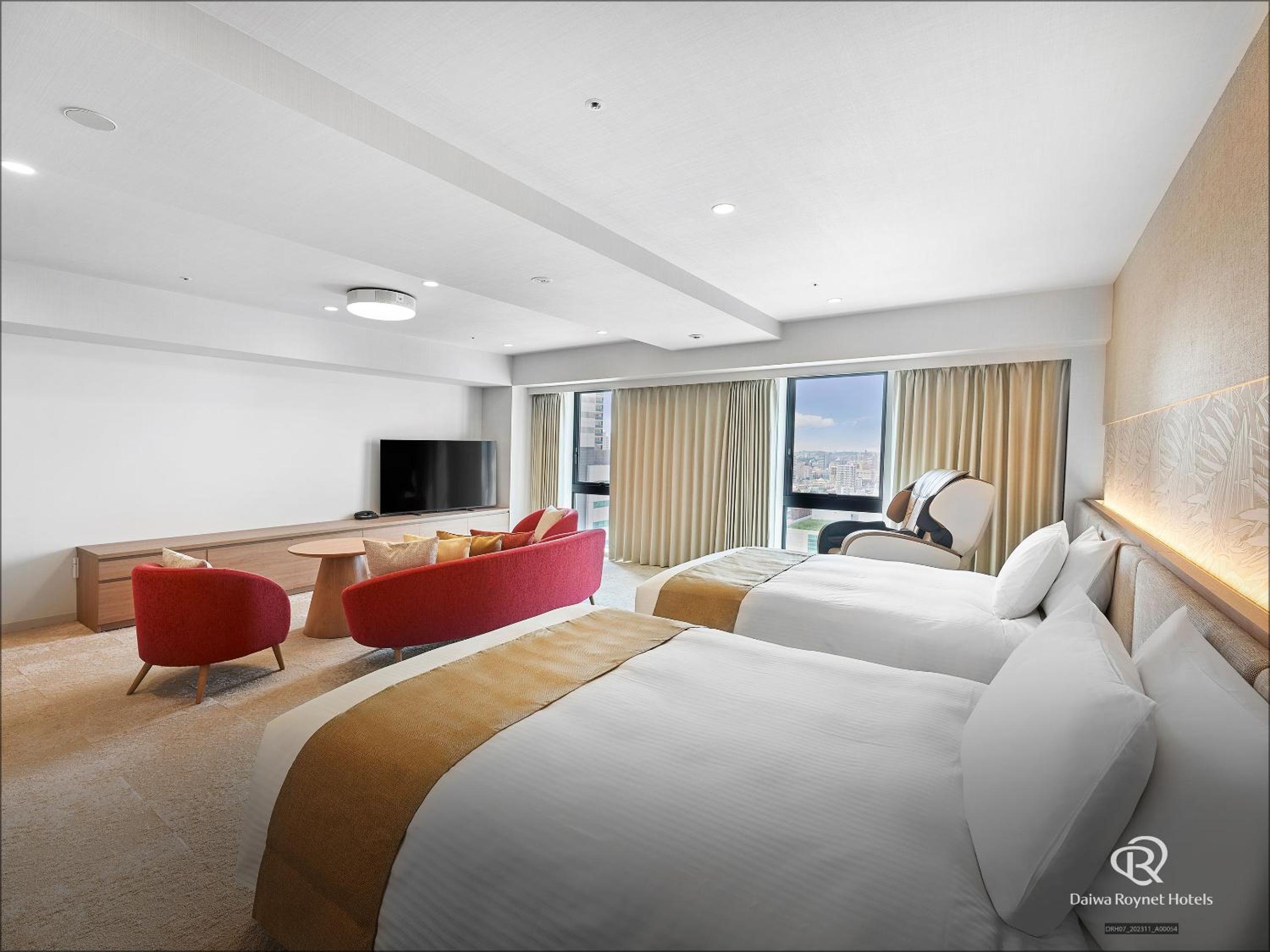 Family Twin Room (4 Adults) - Non-Smoking - Photo 2