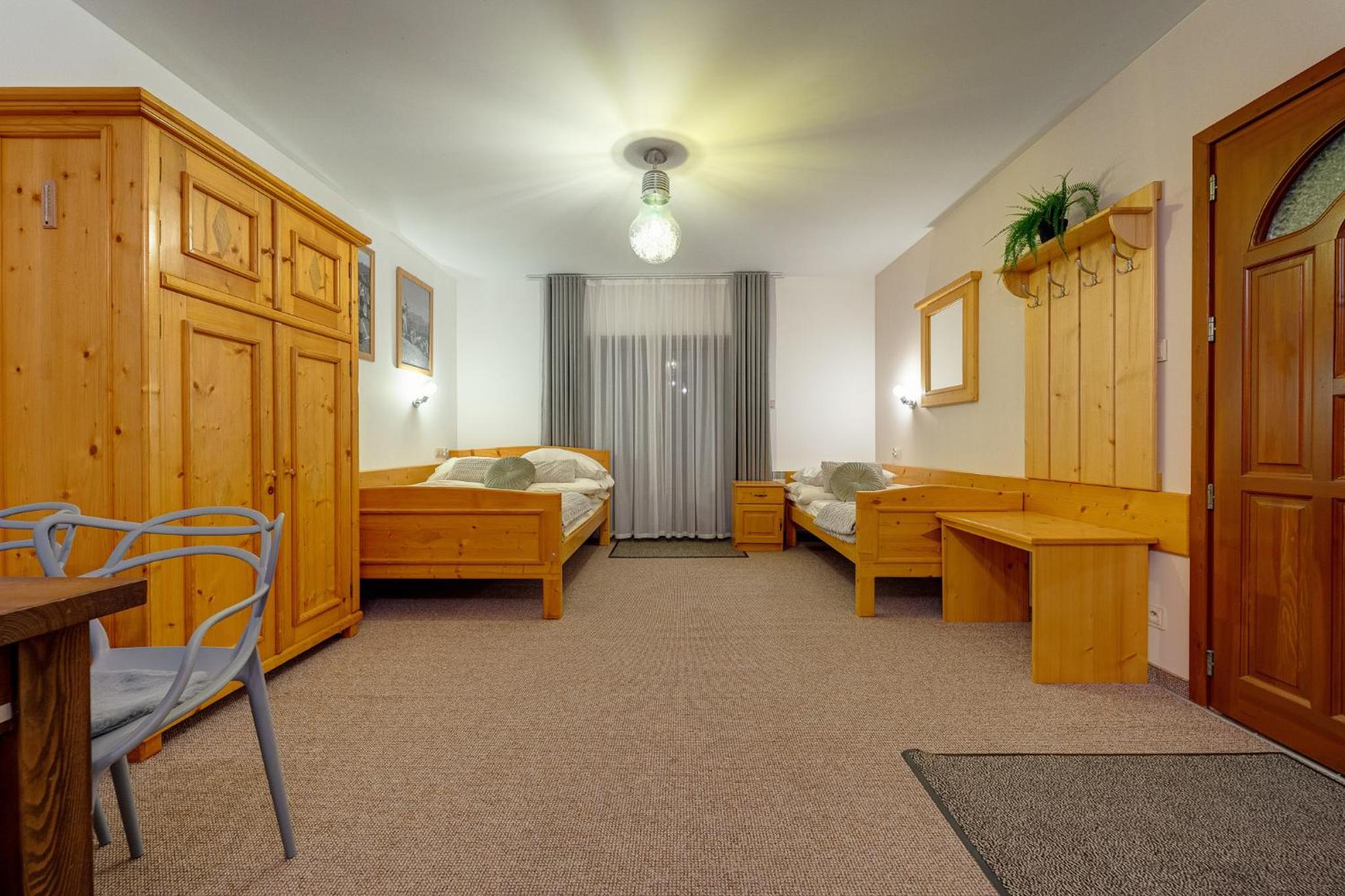 One-Bedroom Apartment - Photo 1