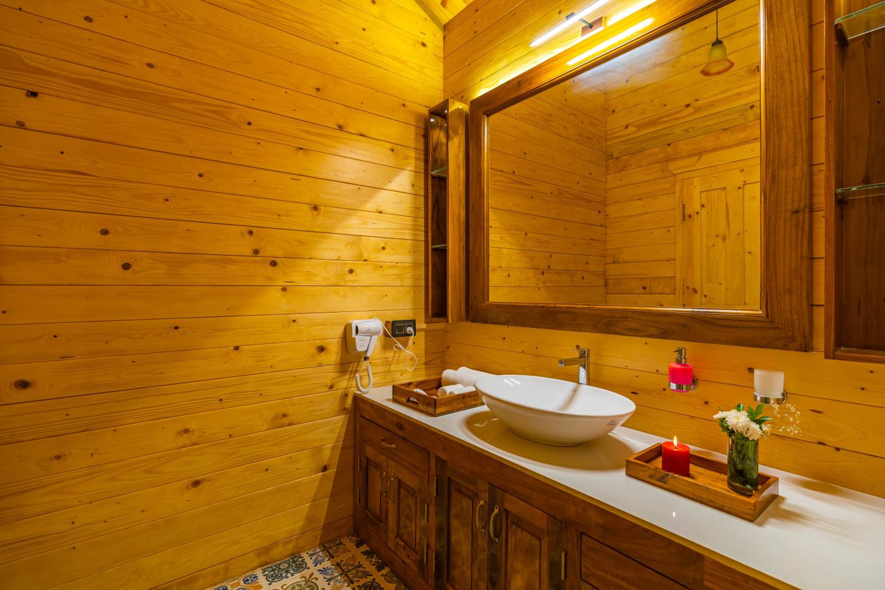 Superior Chalet  10% Discount on Food & Beverages - 2+1 Happy Hours offer - Photo 1