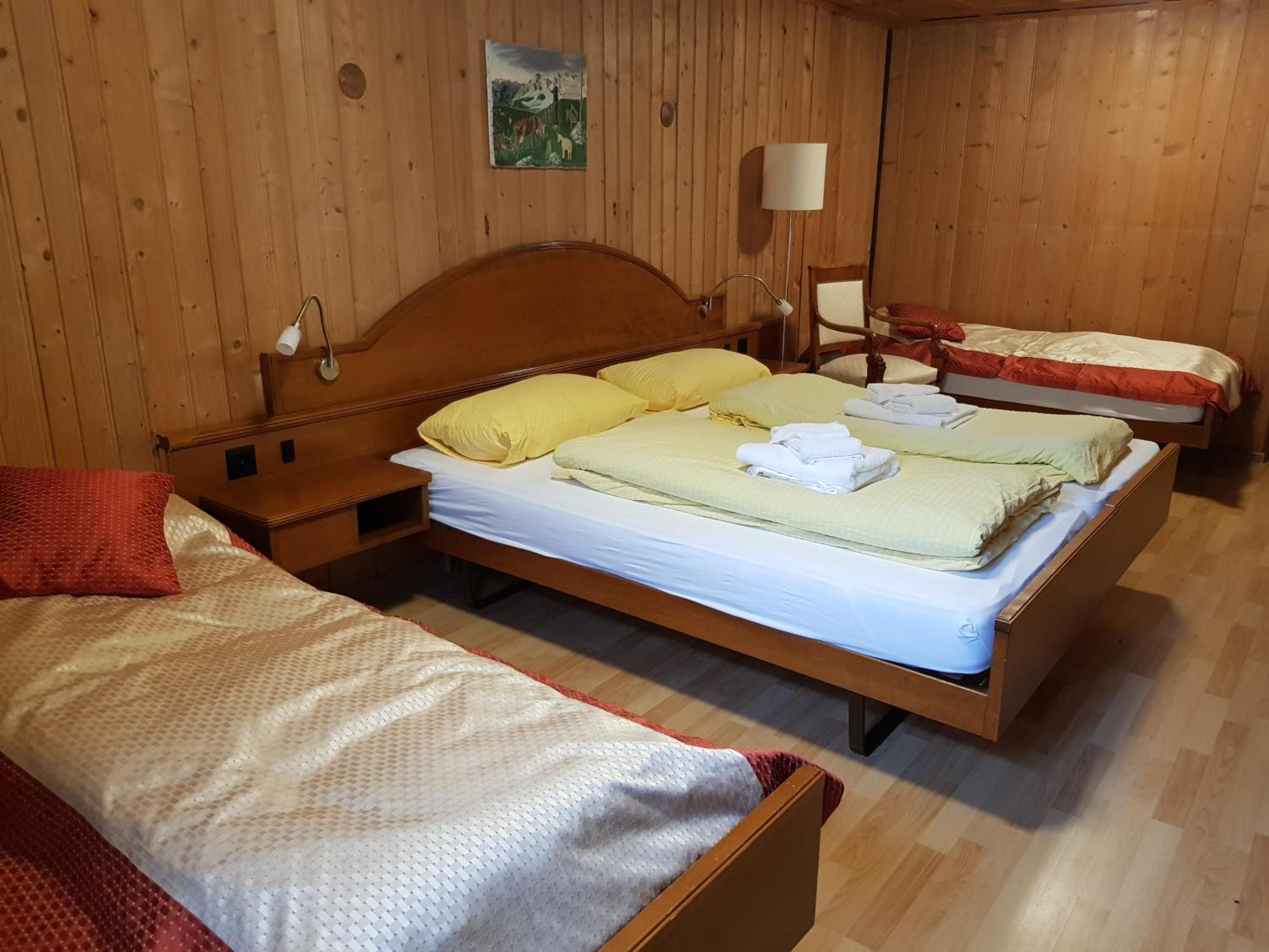 Quadruple Room with Shared Bathroom photo 2