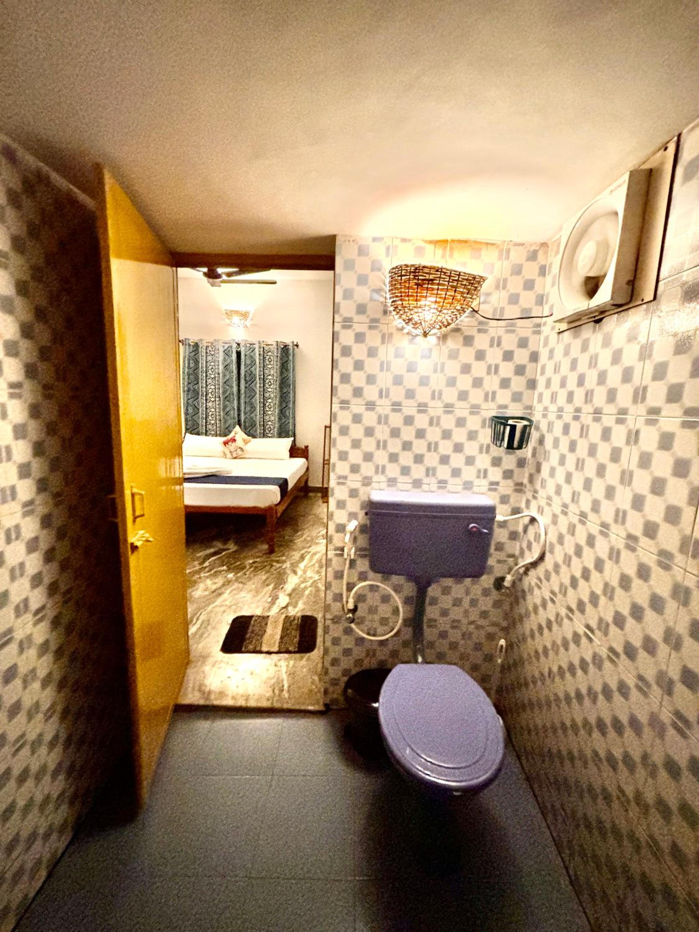 Standard Double Room with Fan photo 3