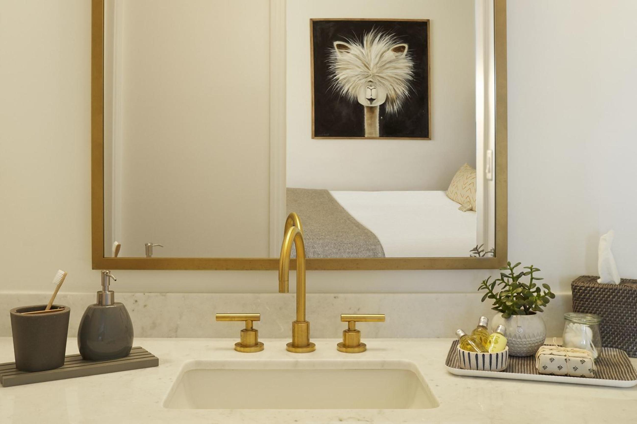 Deluxe King Room - Photo 3