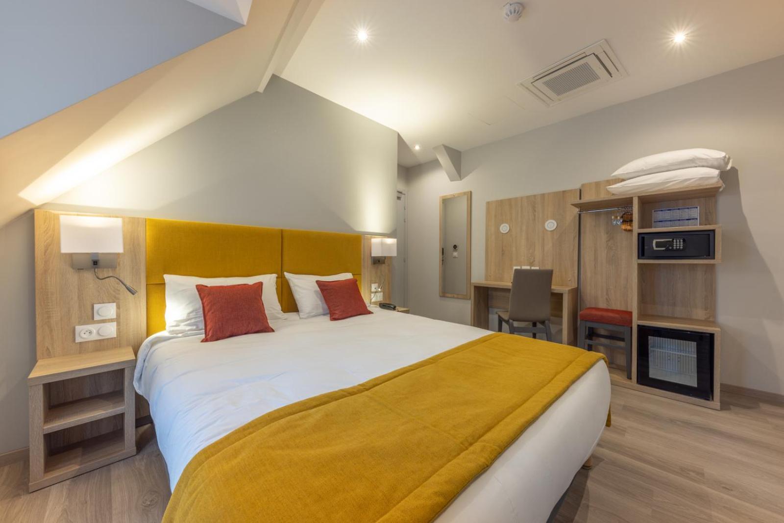 Double Room - Photo 5