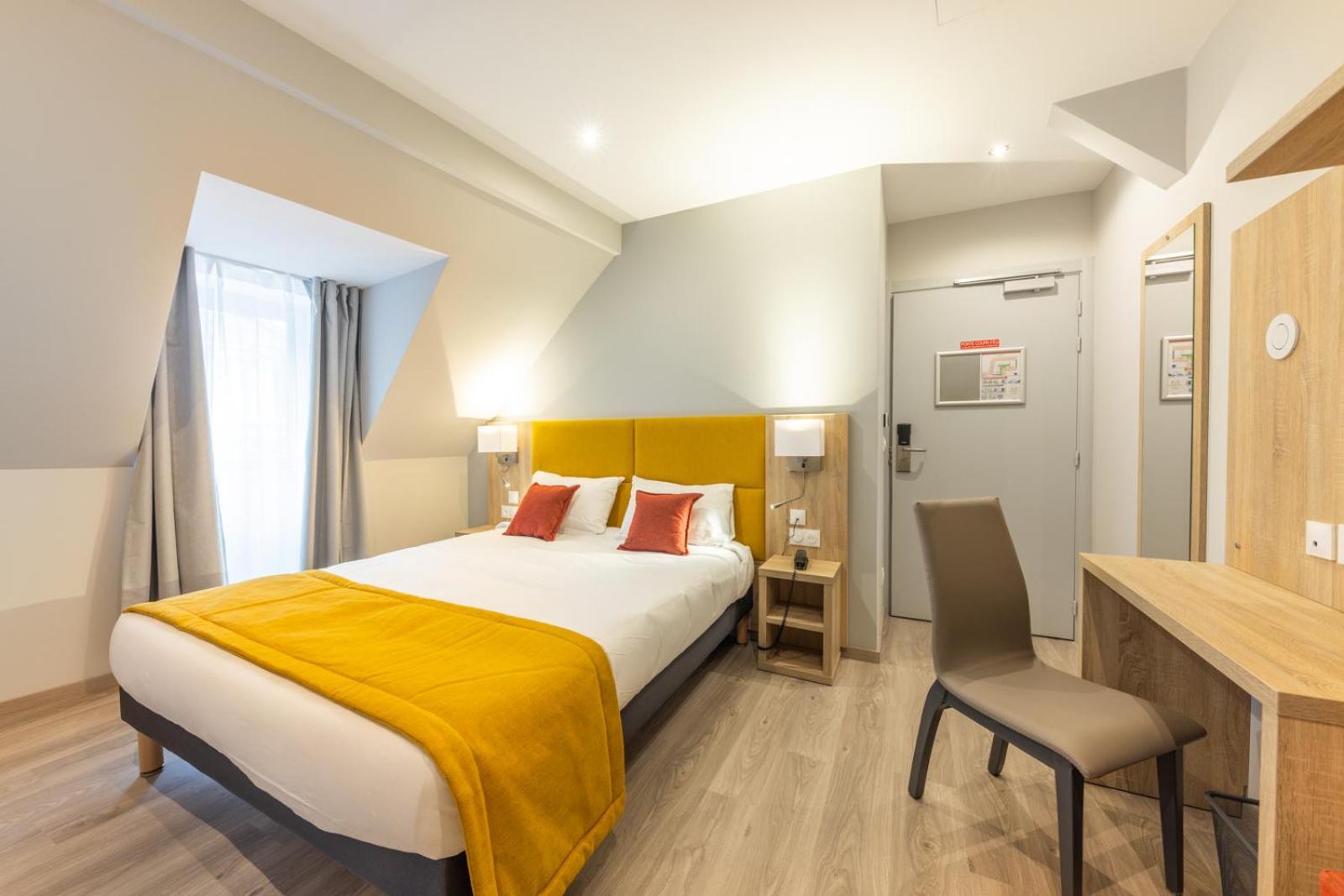 Double Room - Photo 6