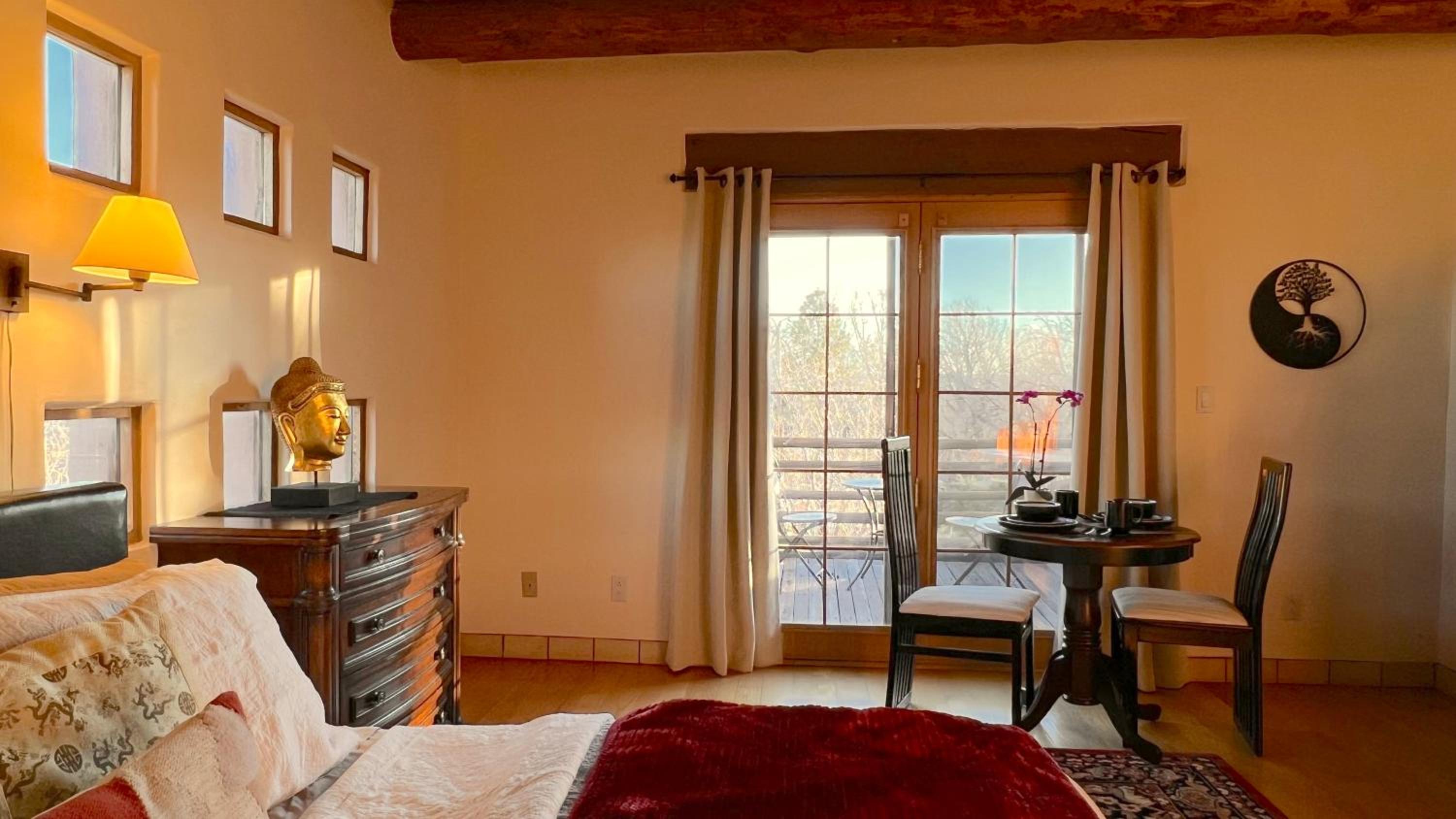 Deluxe King Suite photo 2