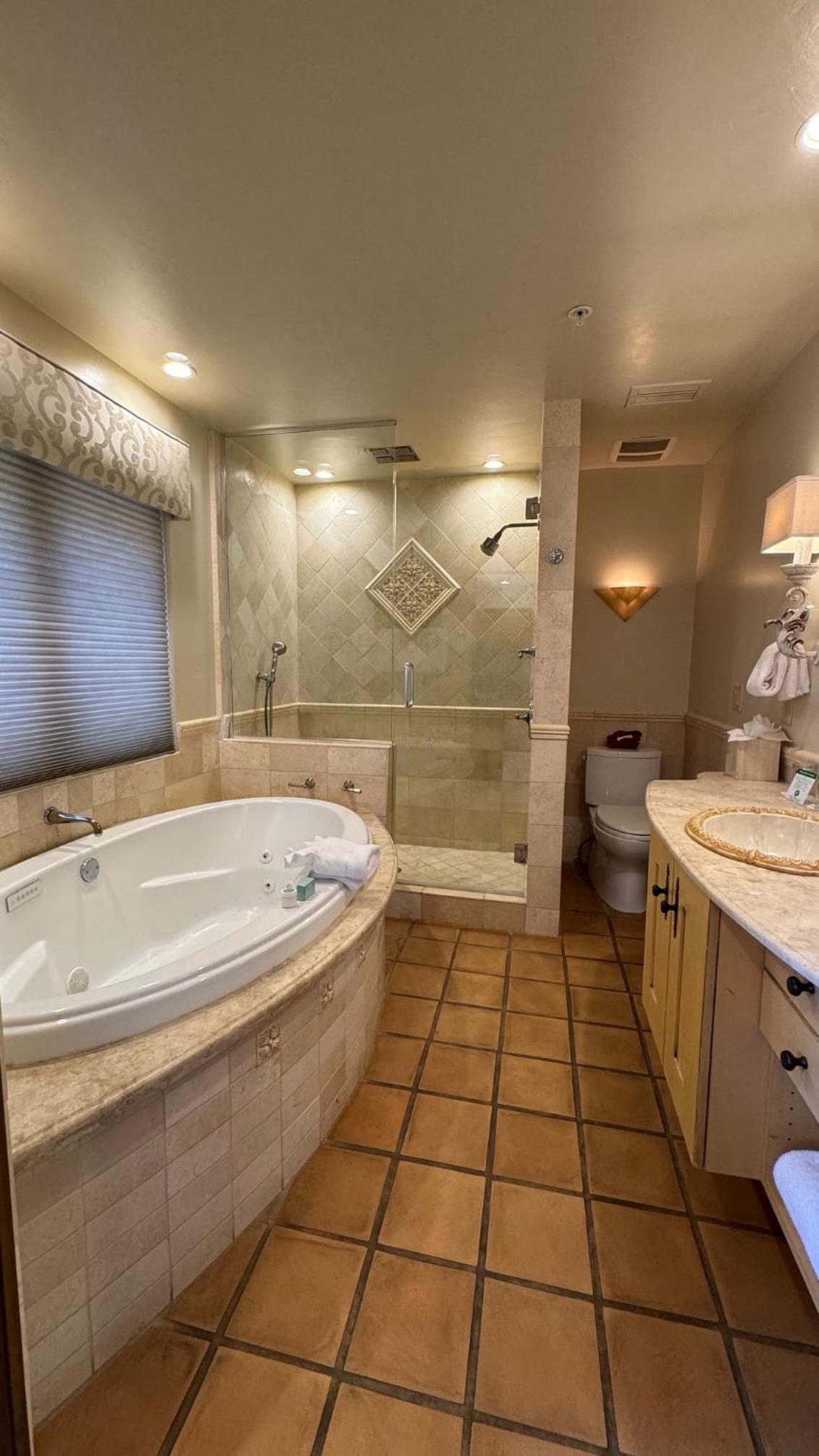 Moondance - Deluxe King Room with View - Photo 7