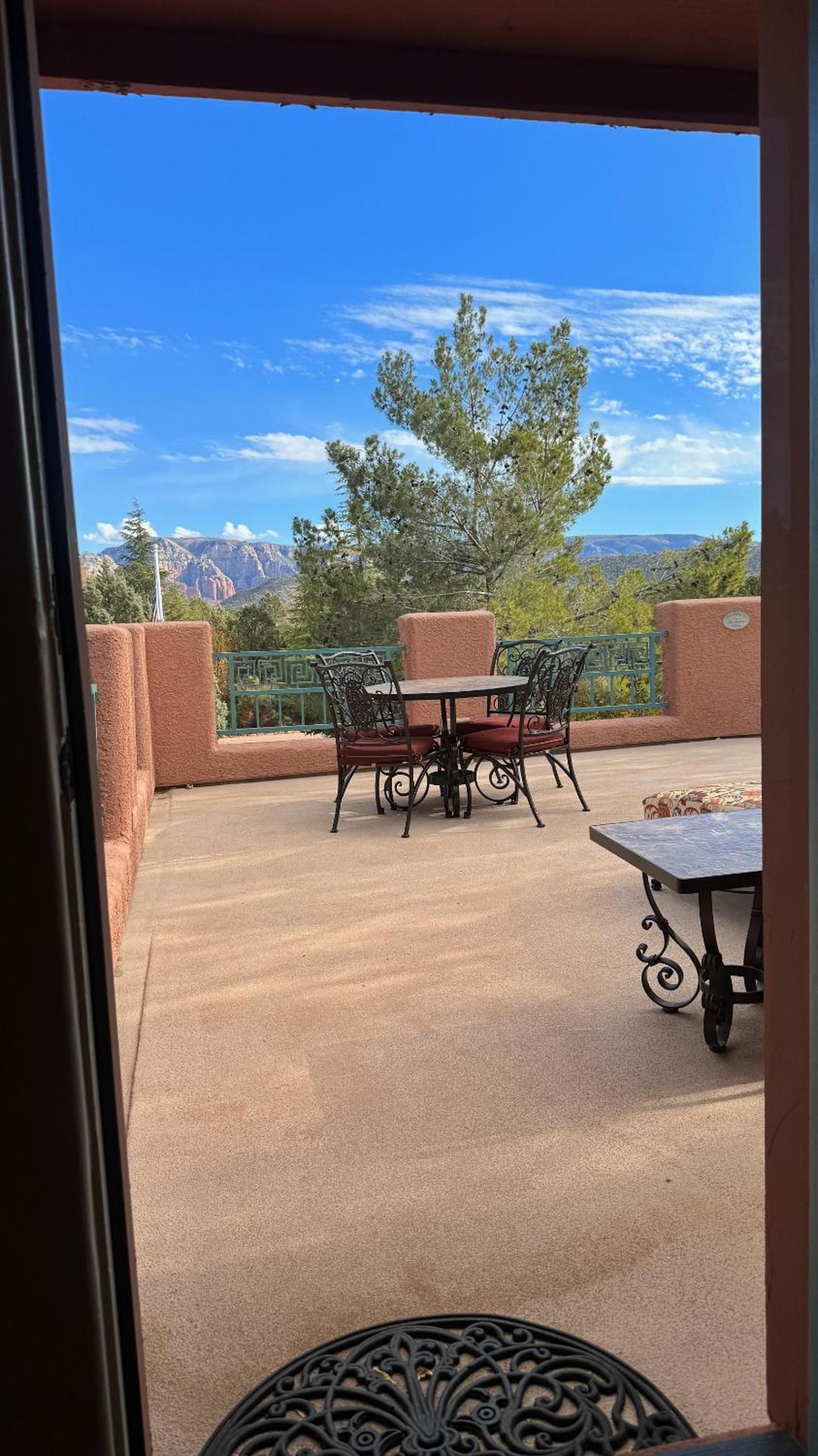 Moondance - Deluxe King Room with View - Photo 8