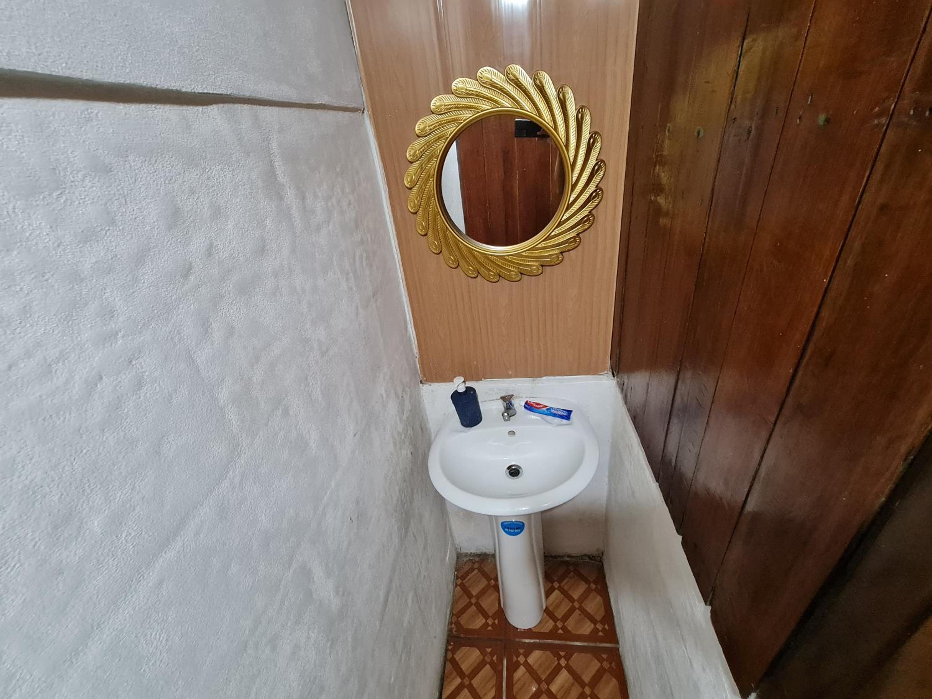 Double Room With Shared Bathroom photo 2