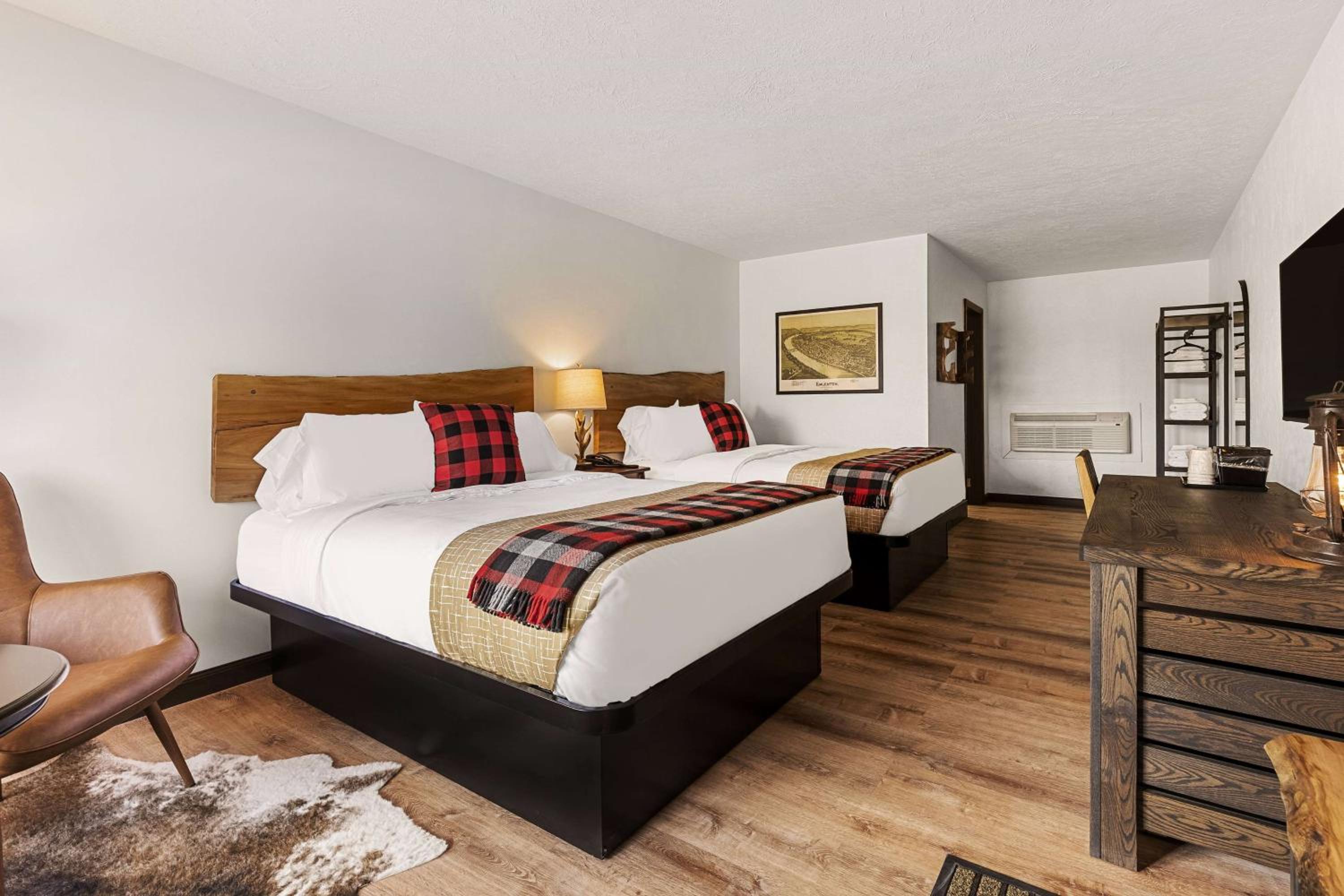 Queen Room with Two Queen Beds - Non-Smoking