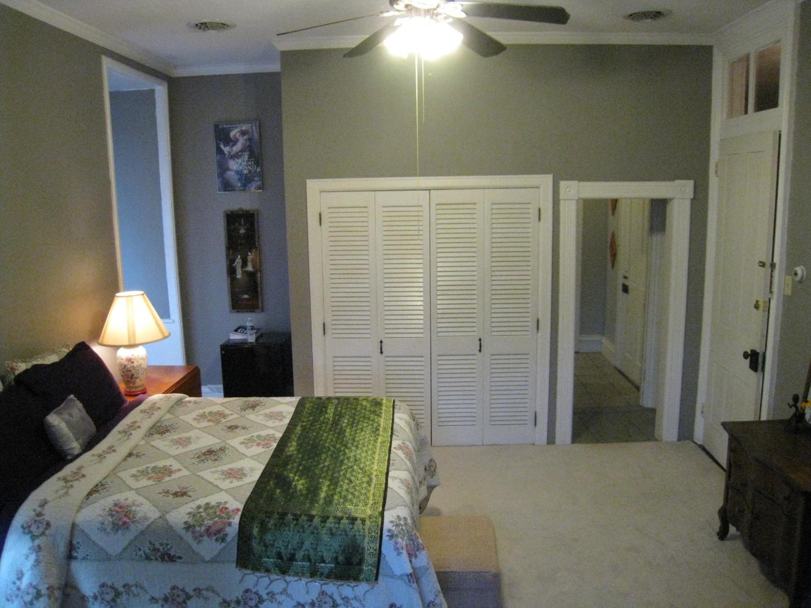 Deluxe Queen Room photo 2