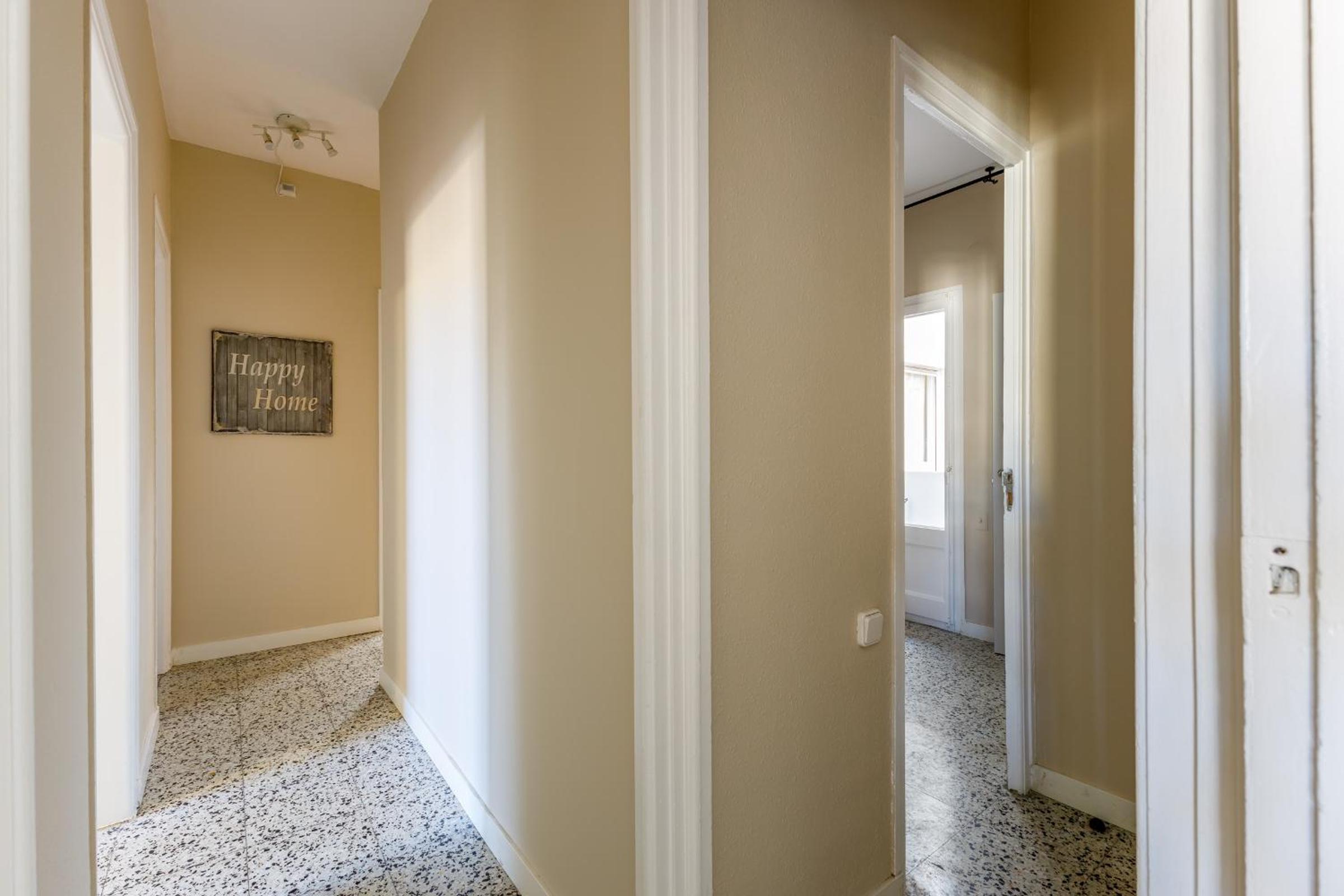 Apartment photo 2