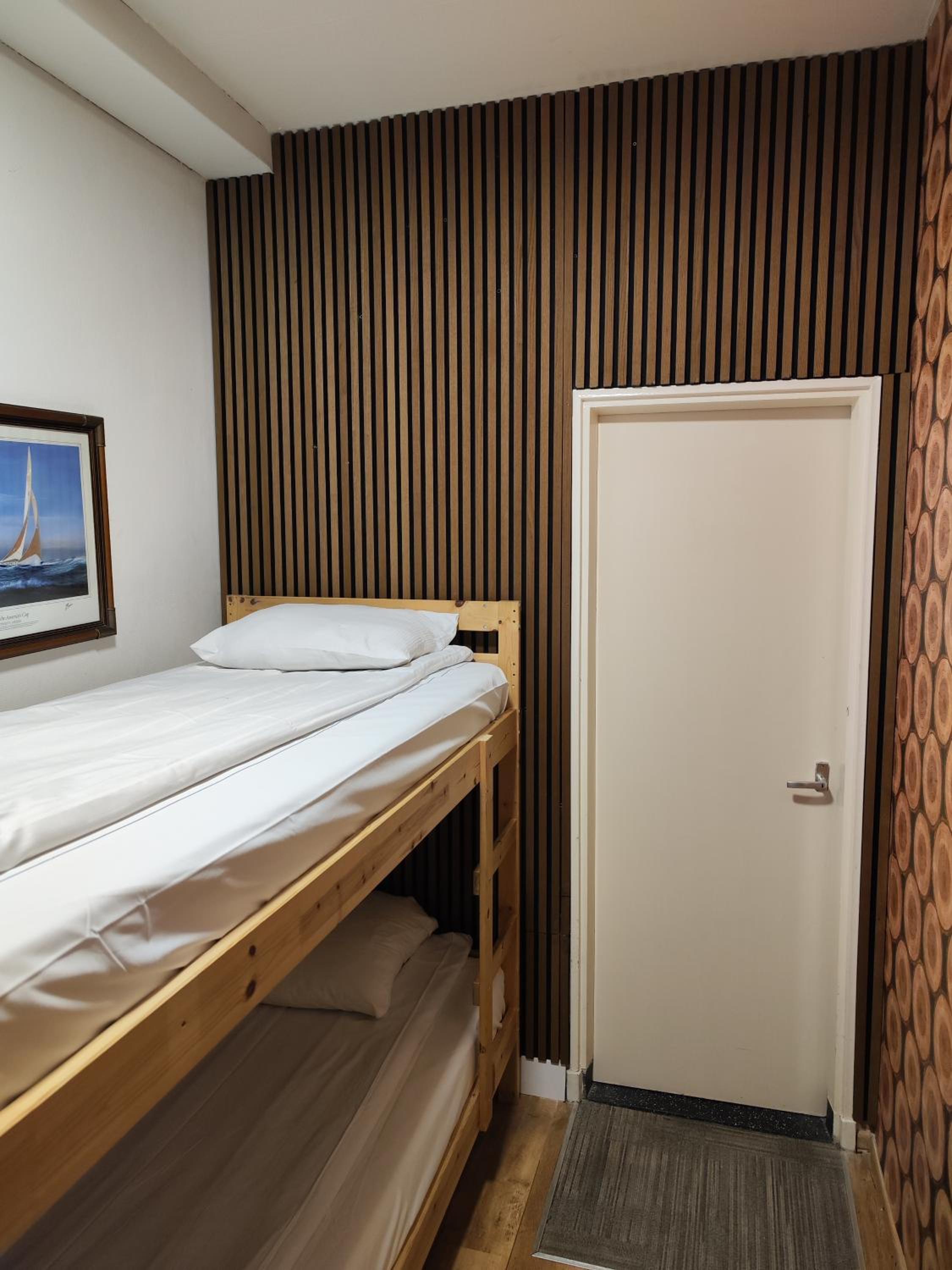 Single Room with Private Bathroom photo 3