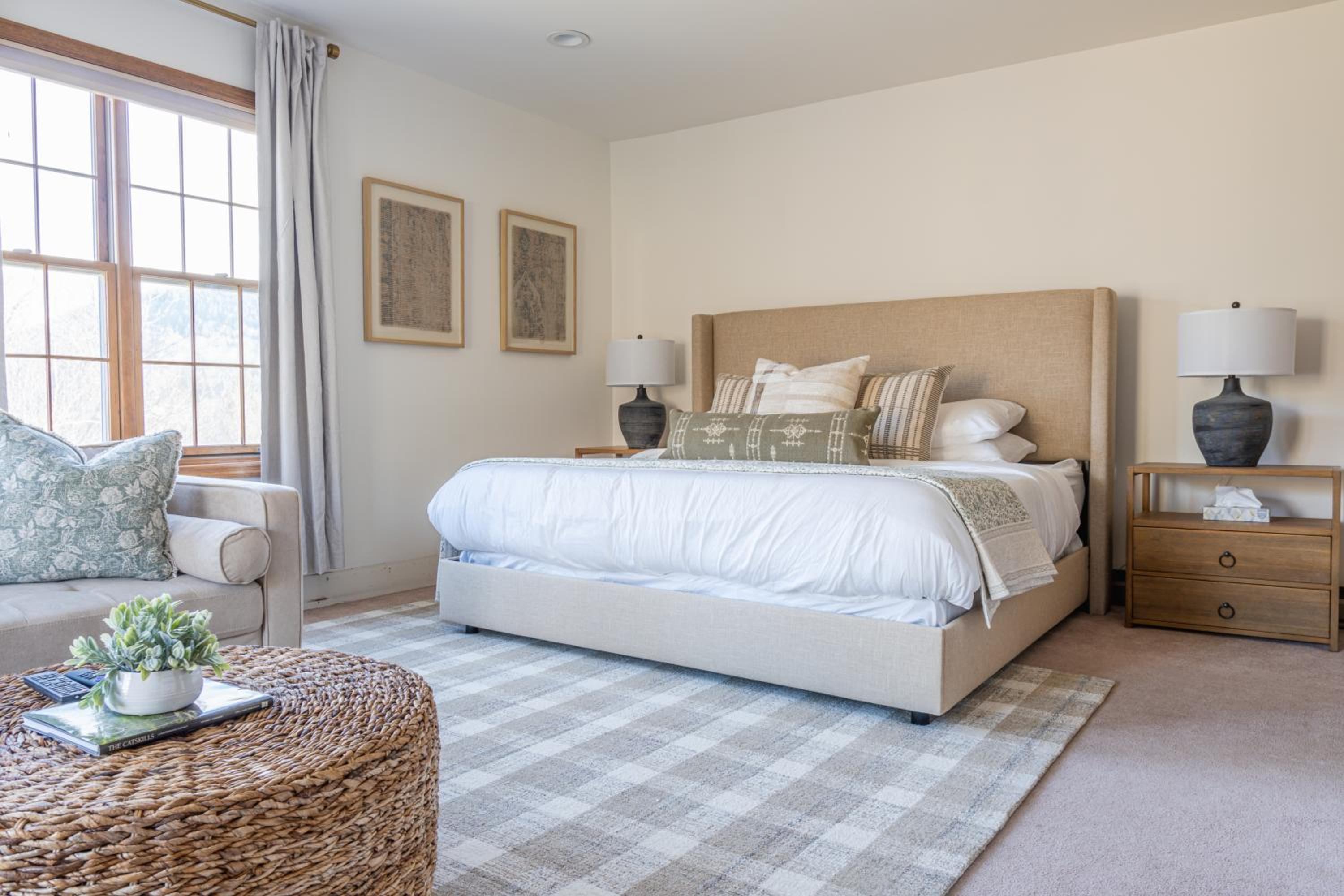 Eight-Bedroom House photo 1