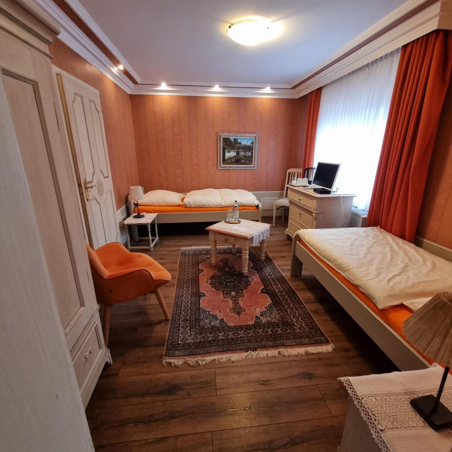 Twin Room with Bathroom photo 2