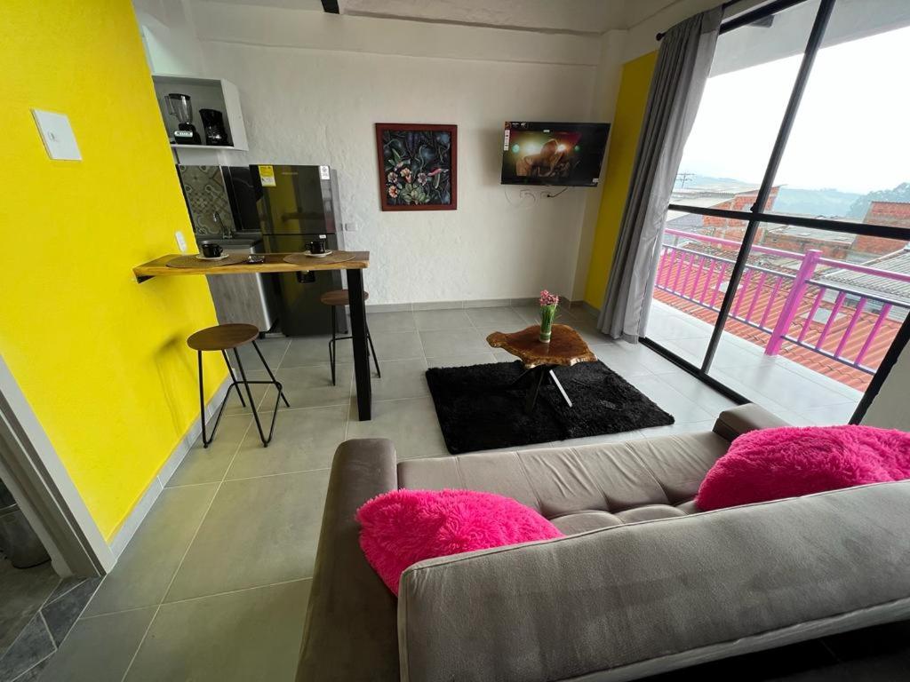 One-Bedroom Apartment photo 3