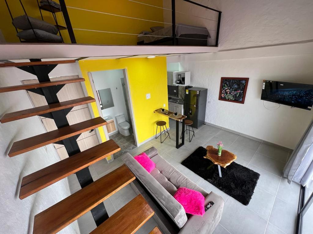 One-Bedroom Apartment photo 1