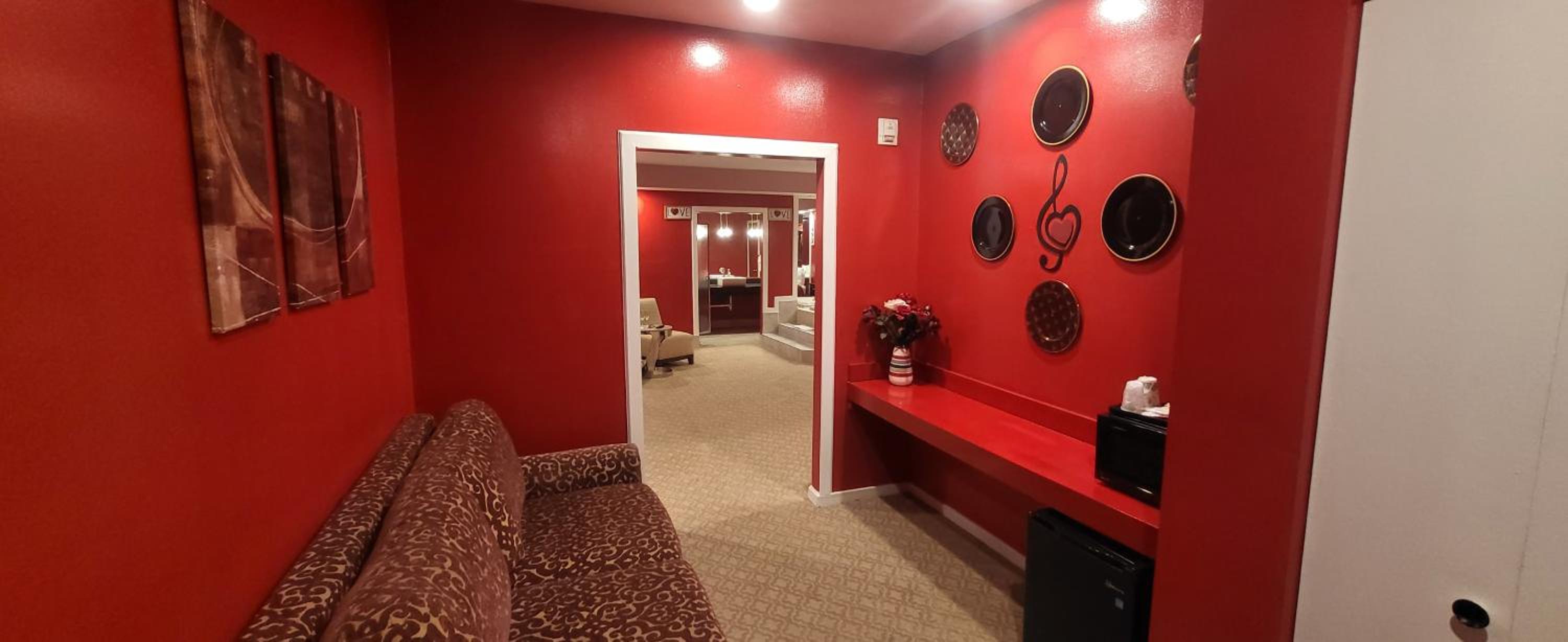 Superior King Suite - Photo 7