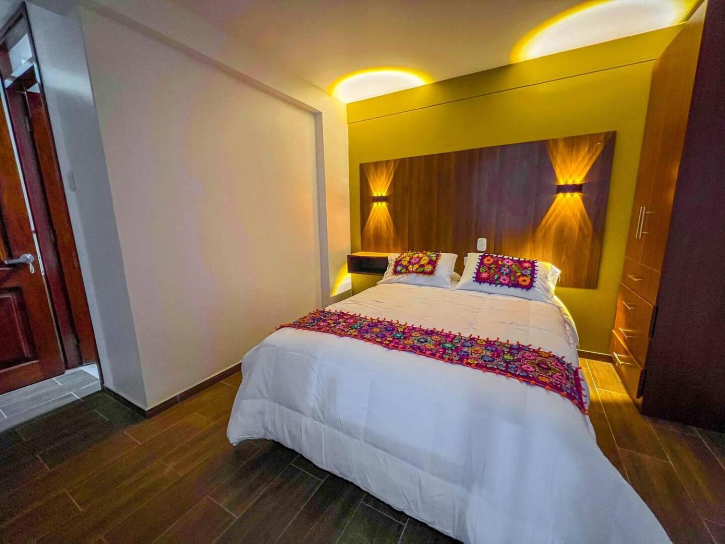 Queen Room with Two Queen Beds photo 3