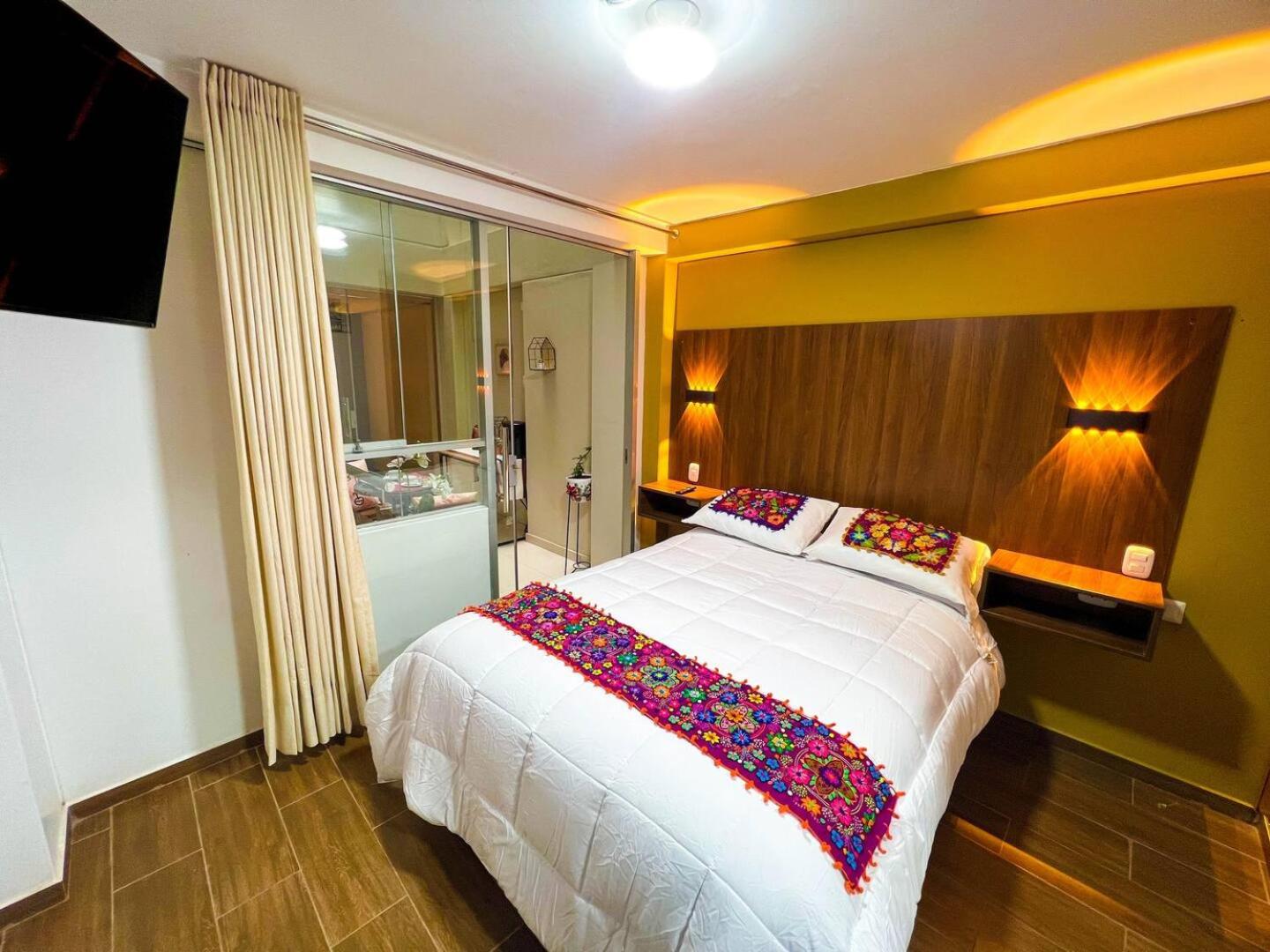 Queen Room with Two Queen Beds photo 2