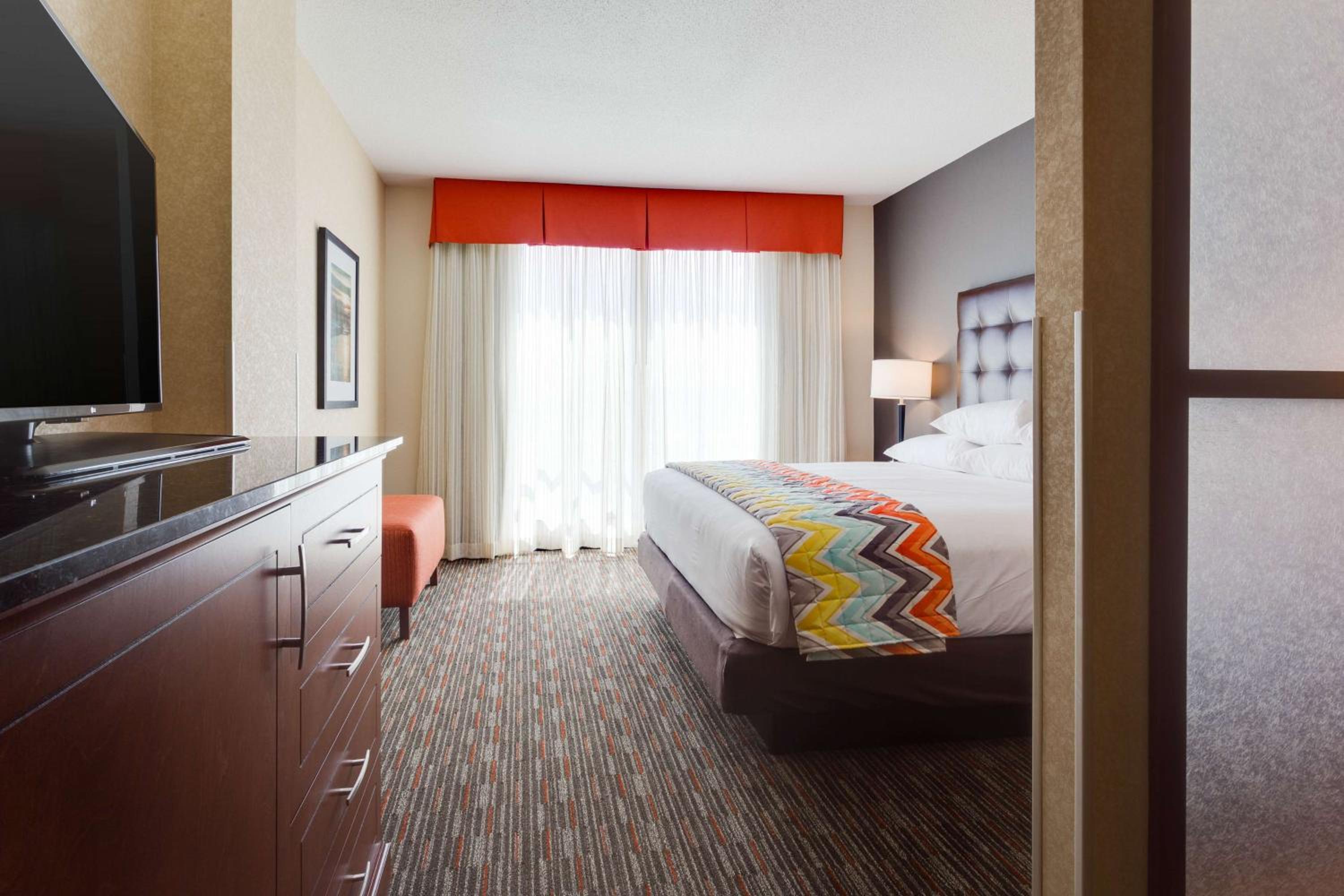 Superior King Room with Sofa Bed photo 3
