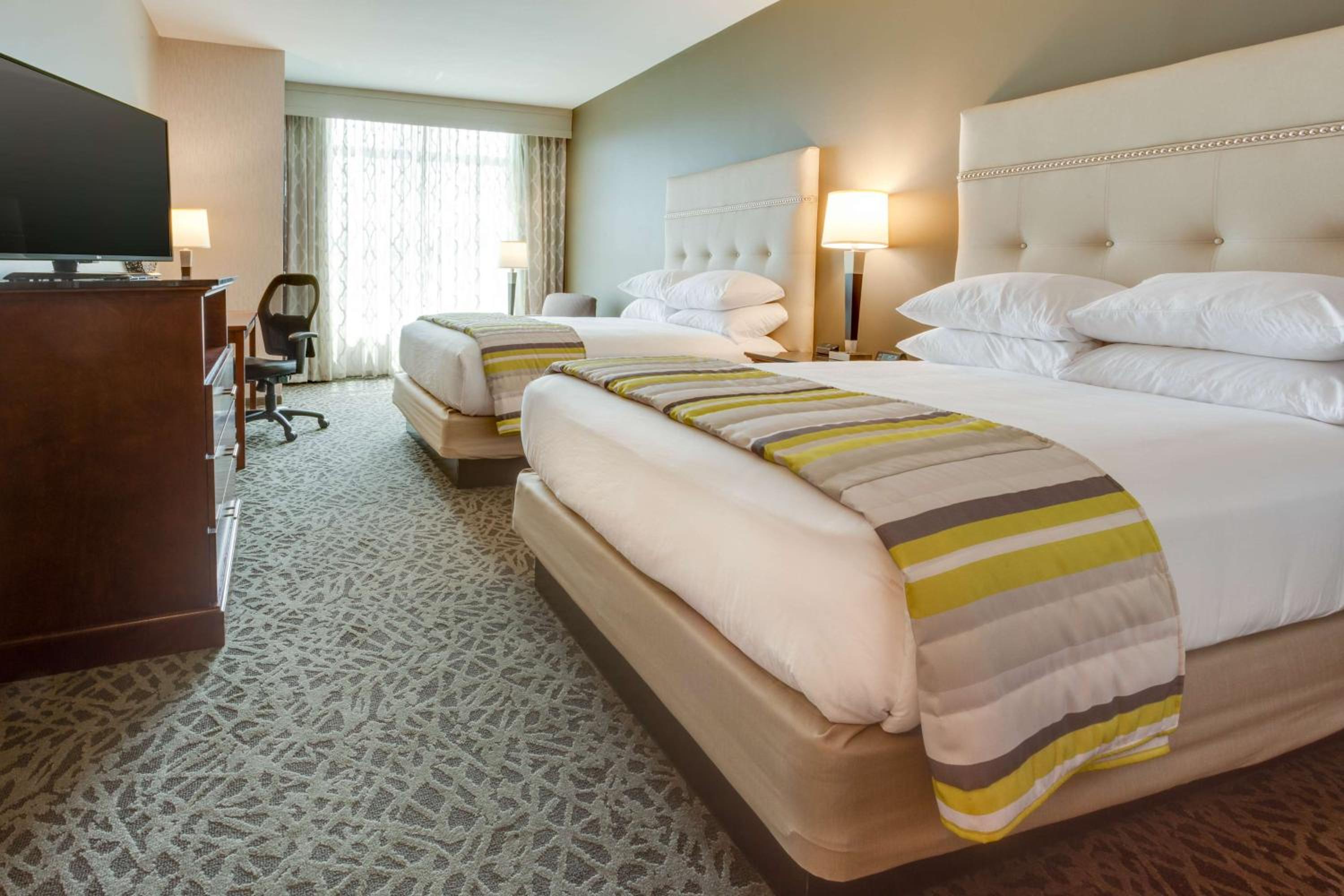 Deluxe Queen Room with Two Queen Beds - Hearing Accessible