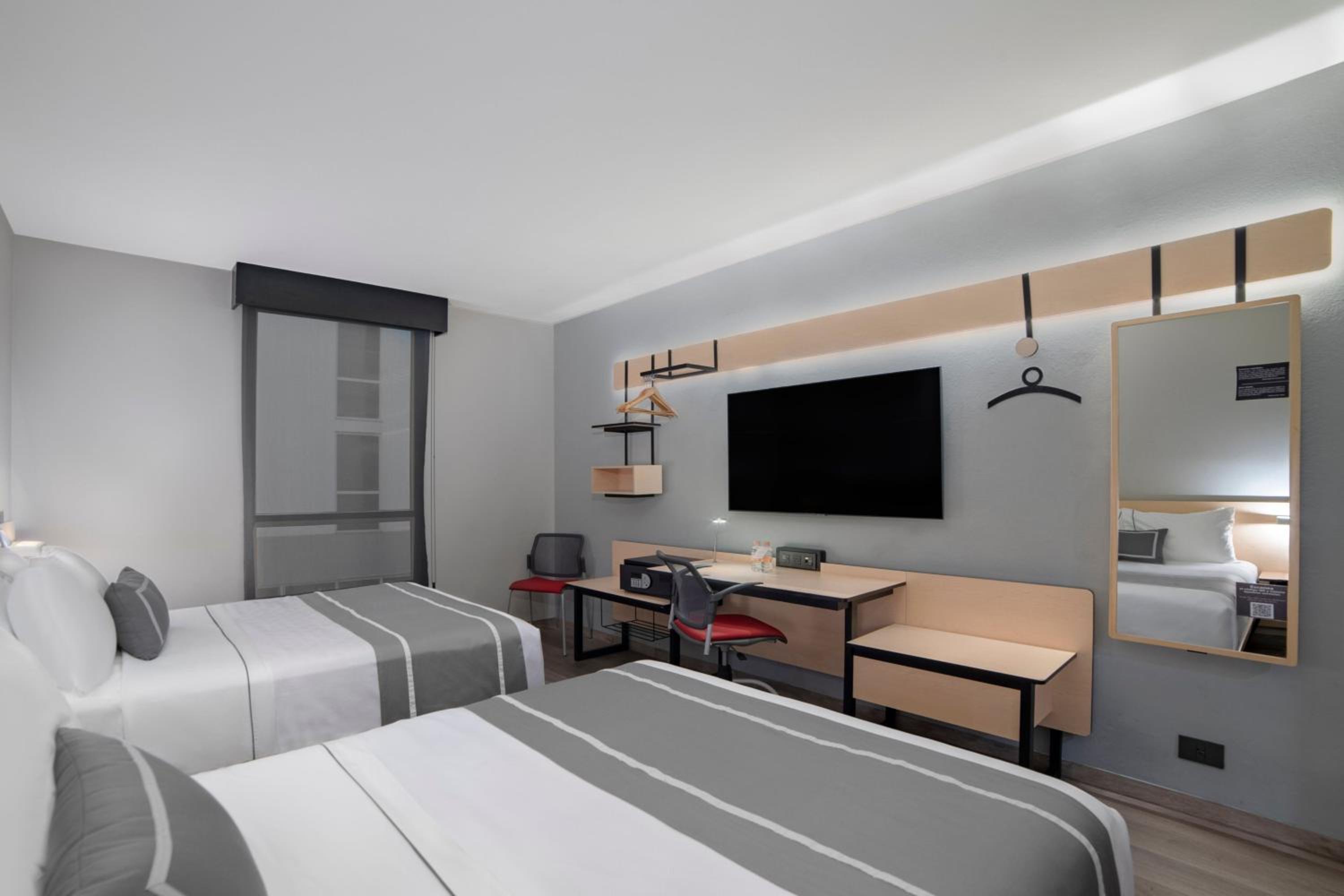 Double Room with Two Double Beds - Photo 4