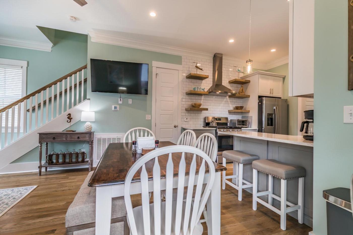 Three-Bedroom House photo 1