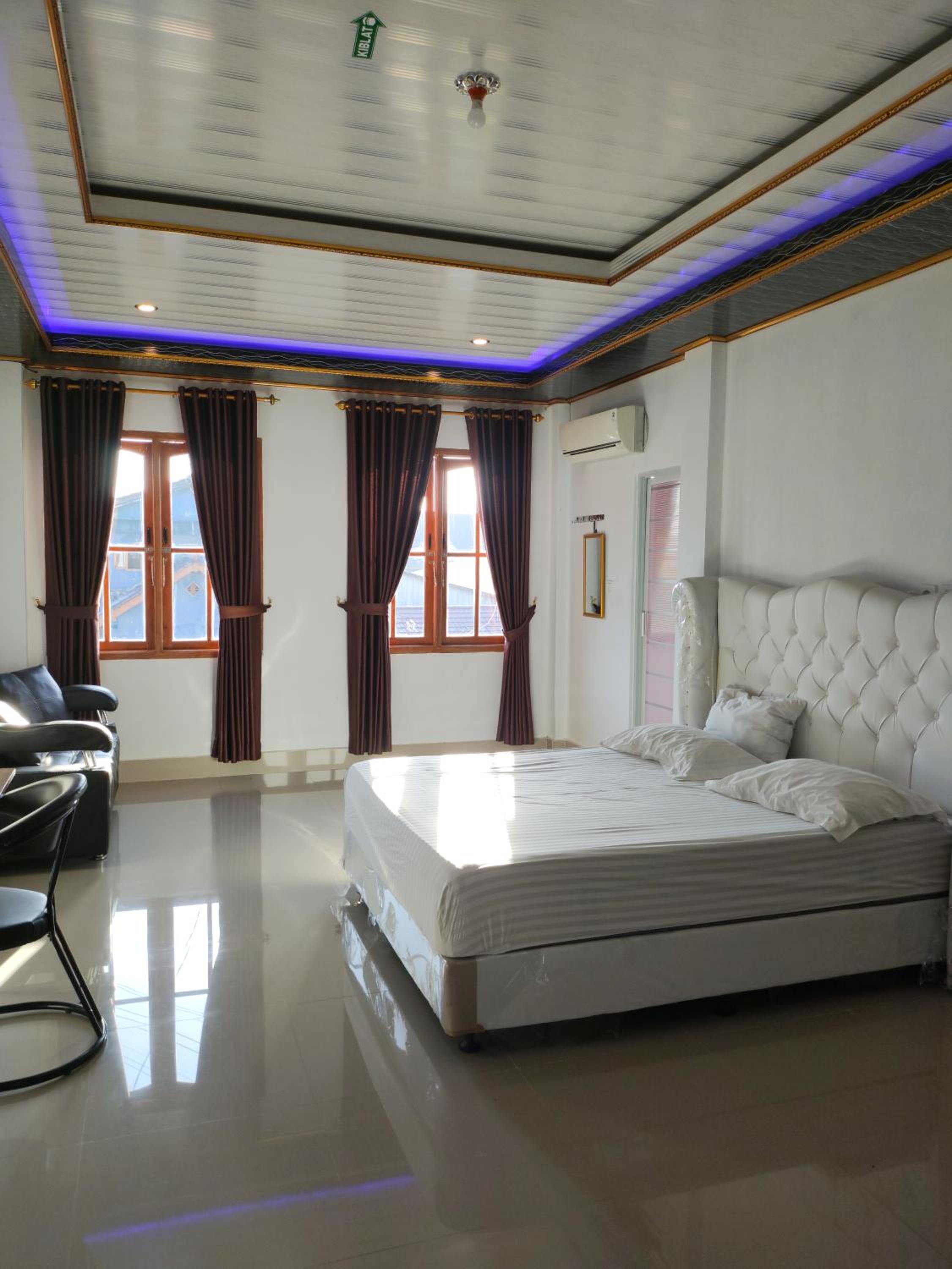 Deluxe Double Room (2 Adults + 1 Child)