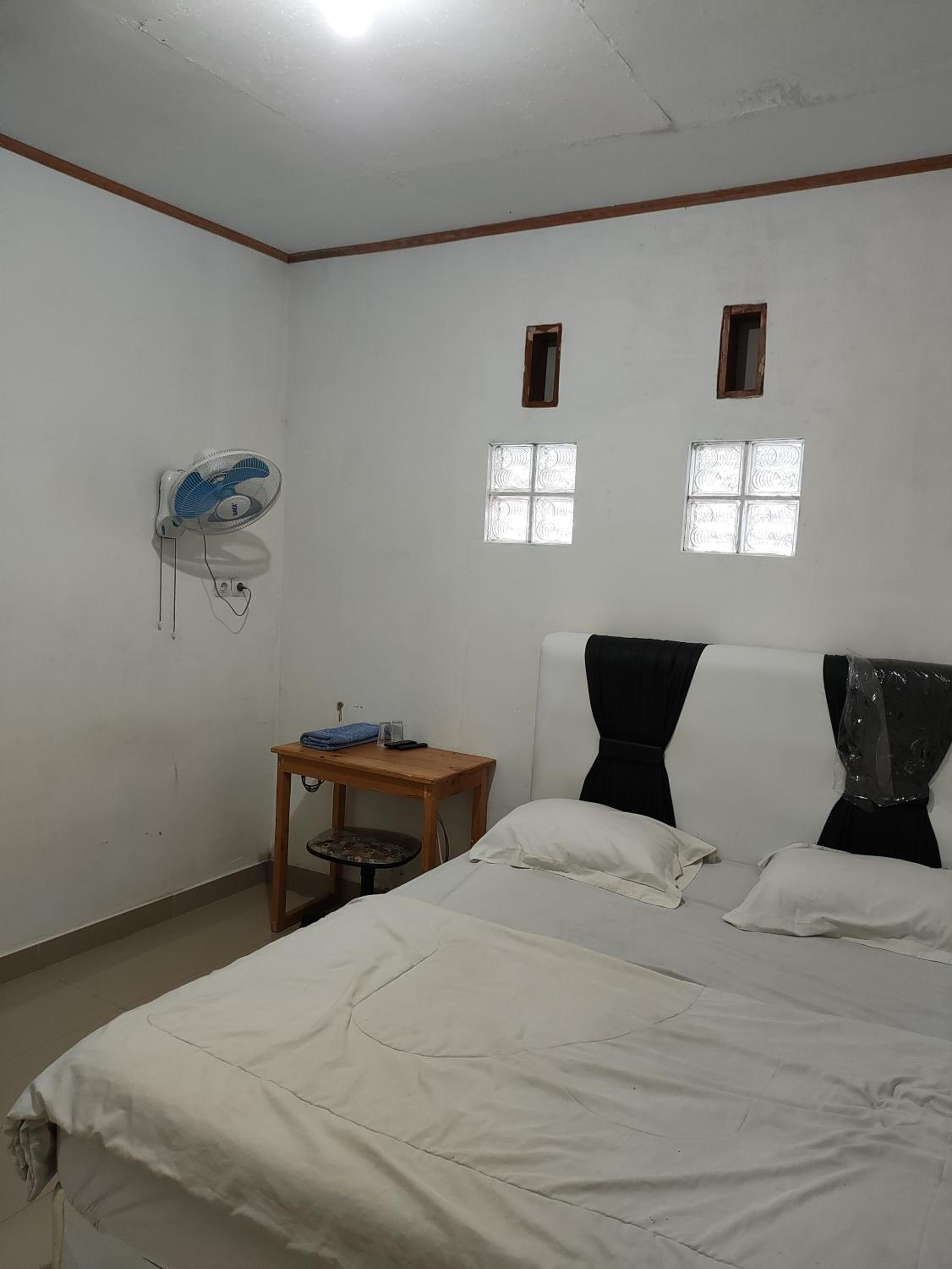 Budget Double Room - Photo 4