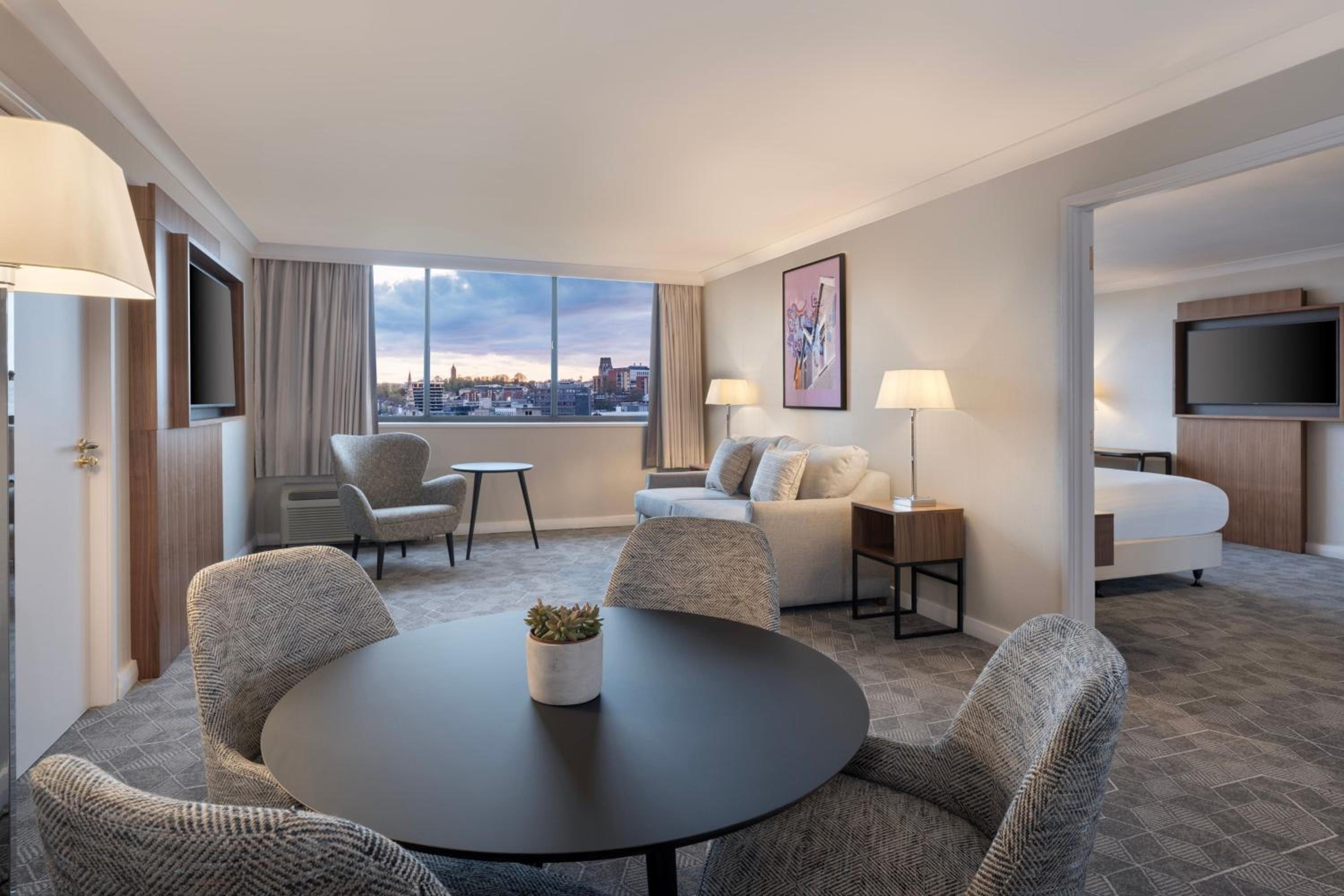 One-Bedroom King Suite photo 1