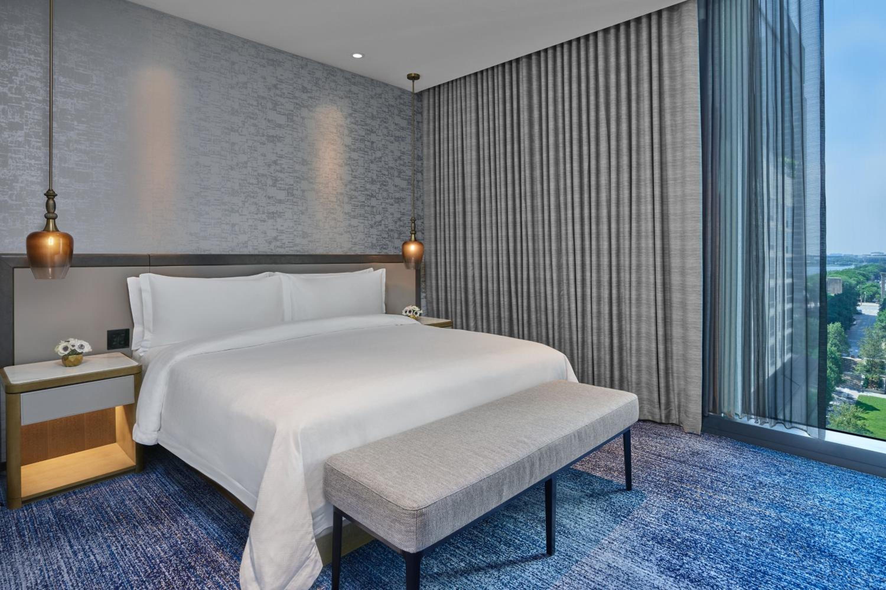 Metropolitan Suite - Photo 1