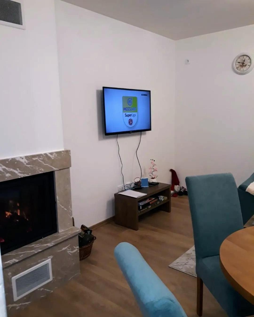 One-Bedroom Apartment photo 3