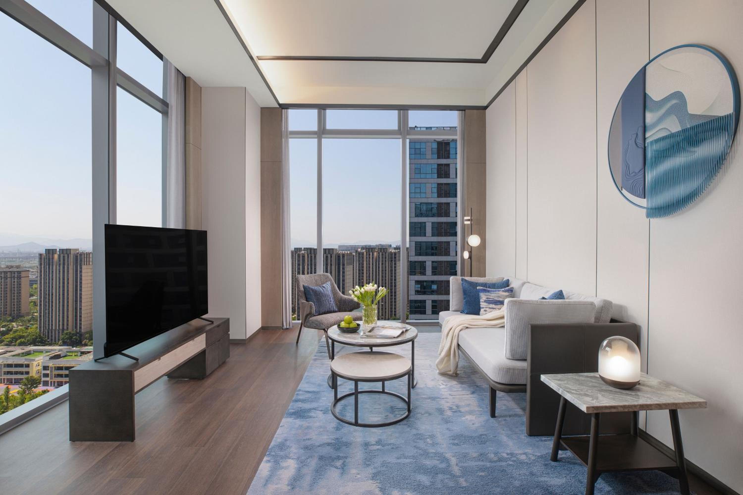 One-Bedroom Executive Apartment with King Bed and City View photo 1