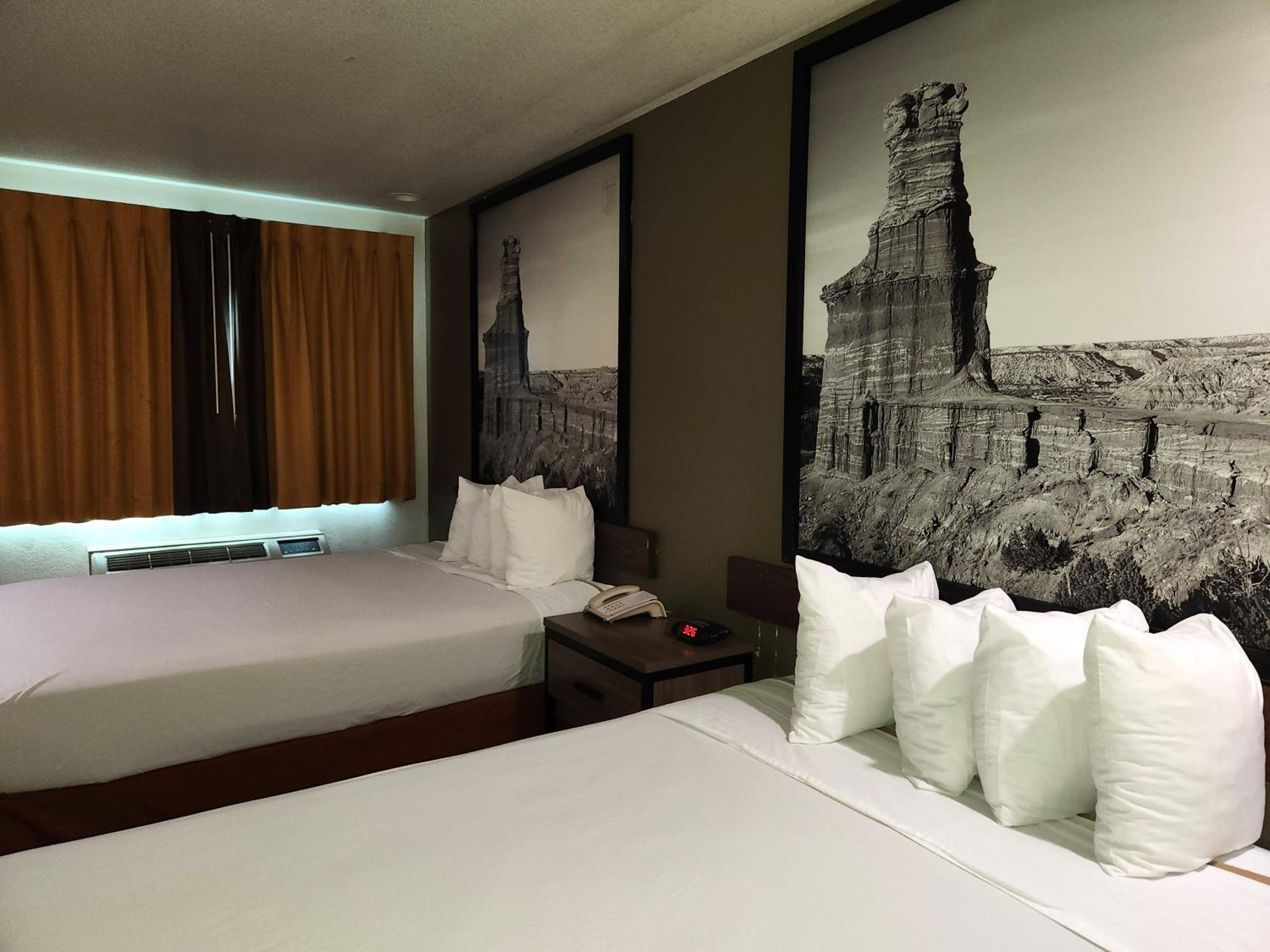 One-Bedroom Suite with Two Queen Beds - Non-Smoking photo 3