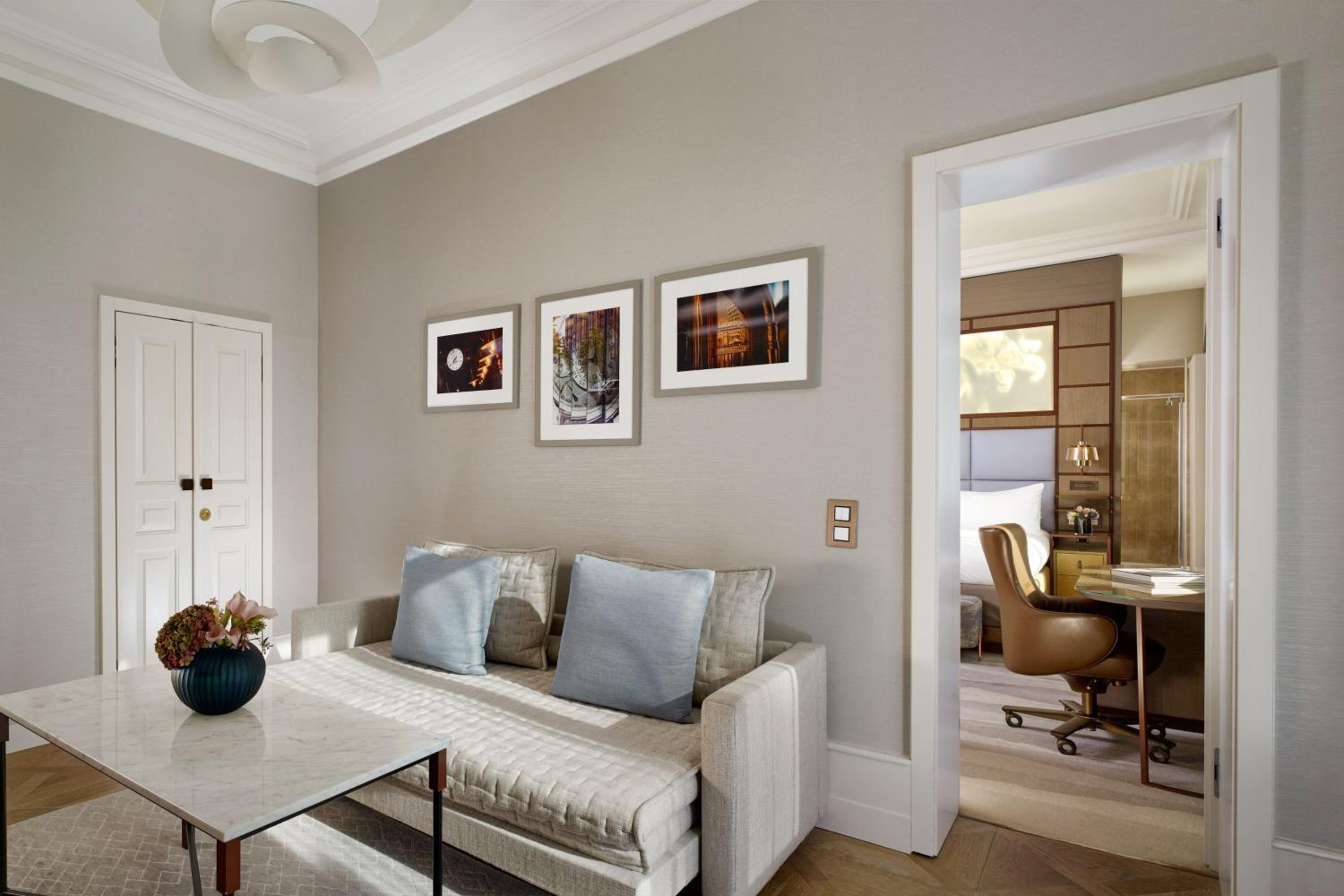 Lake Front Suite, 1 Bedroom Suite, 1 King, Sofa bed, Balcony thumbnail 6
