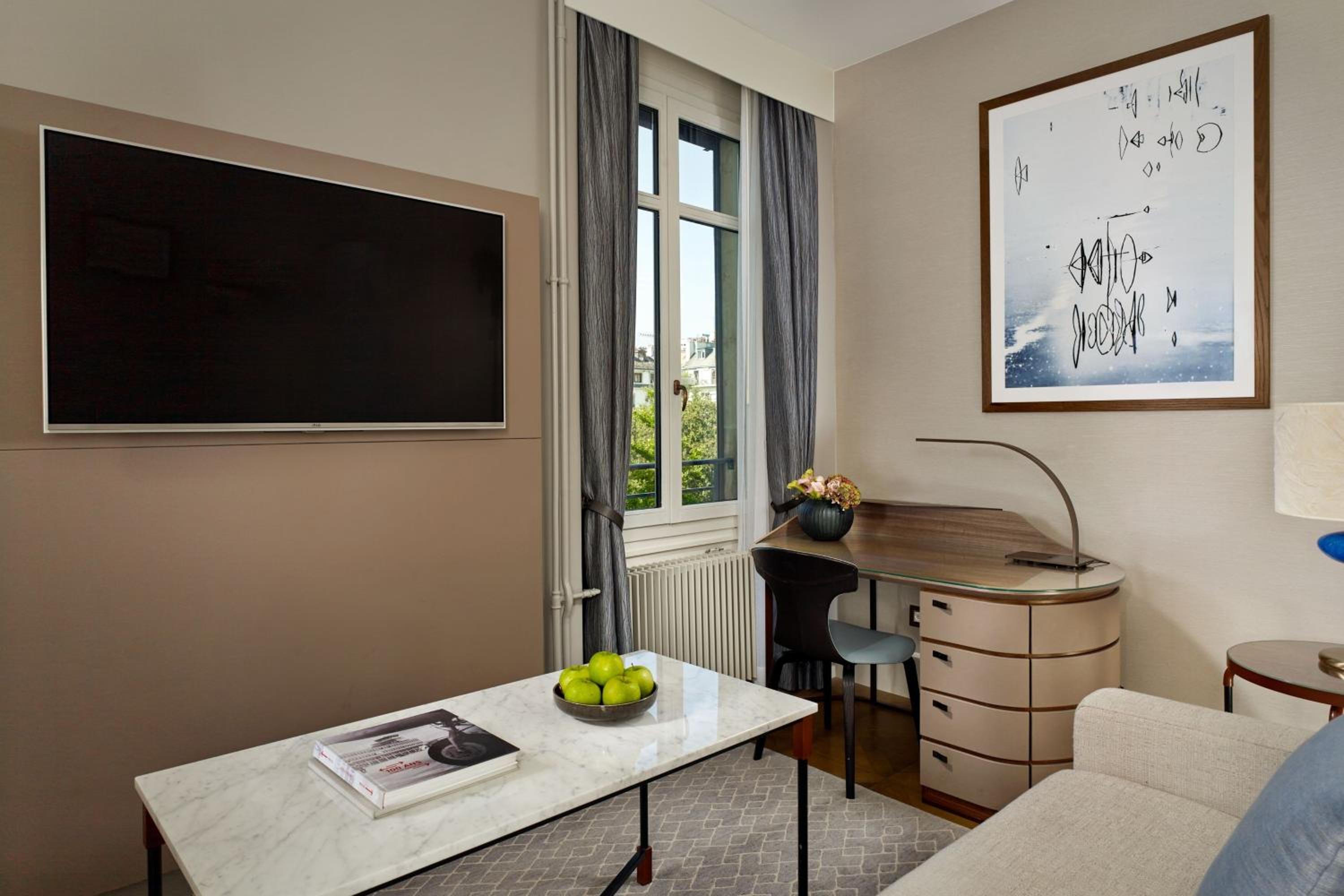 Garden View Suite, Suite, 1 King, Garden view