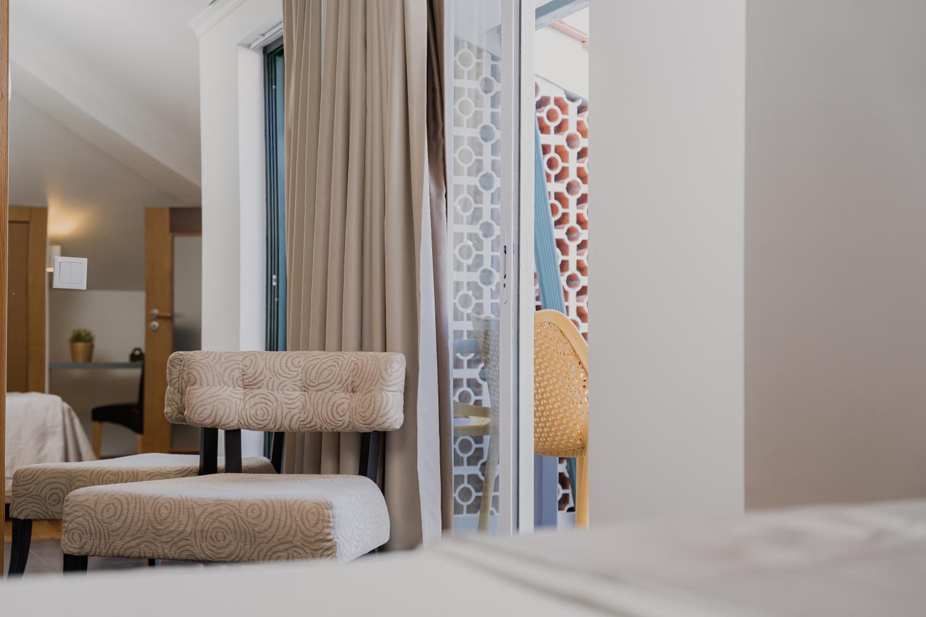 Double Room with River View - Photo 1