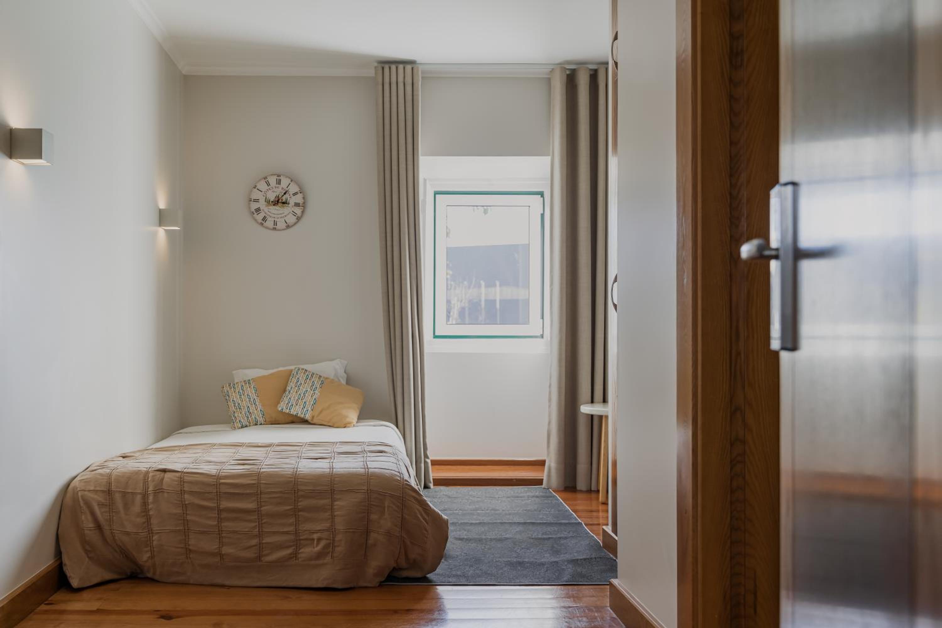 Suite - Photo 13