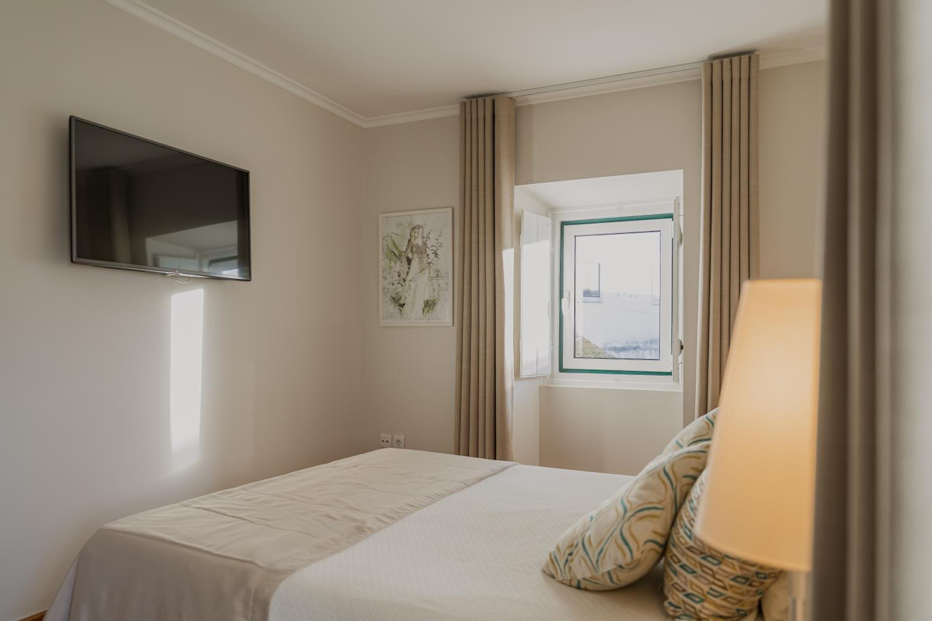 Suite - Photo 3