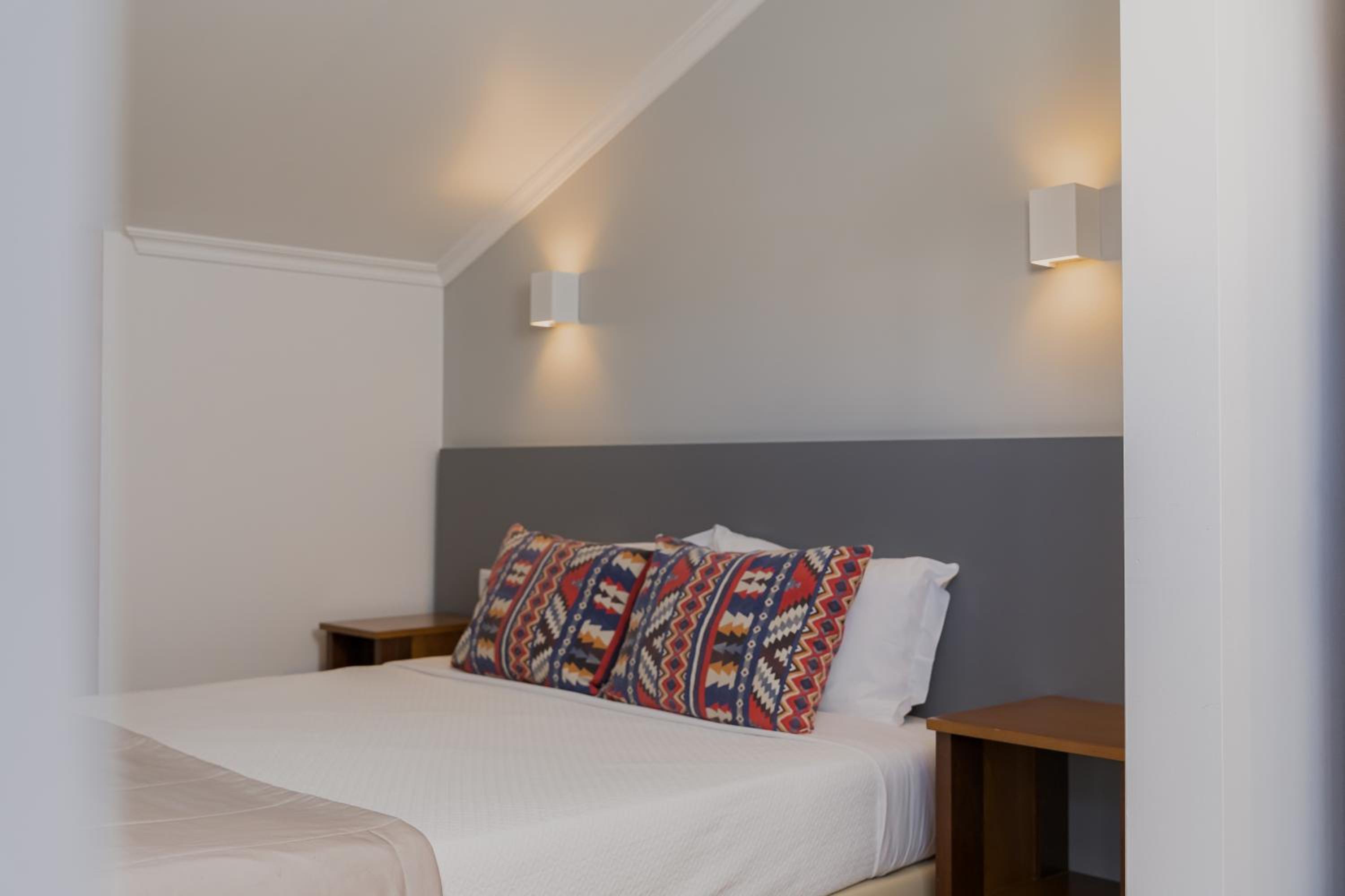 Double Room with River View - Photo 3