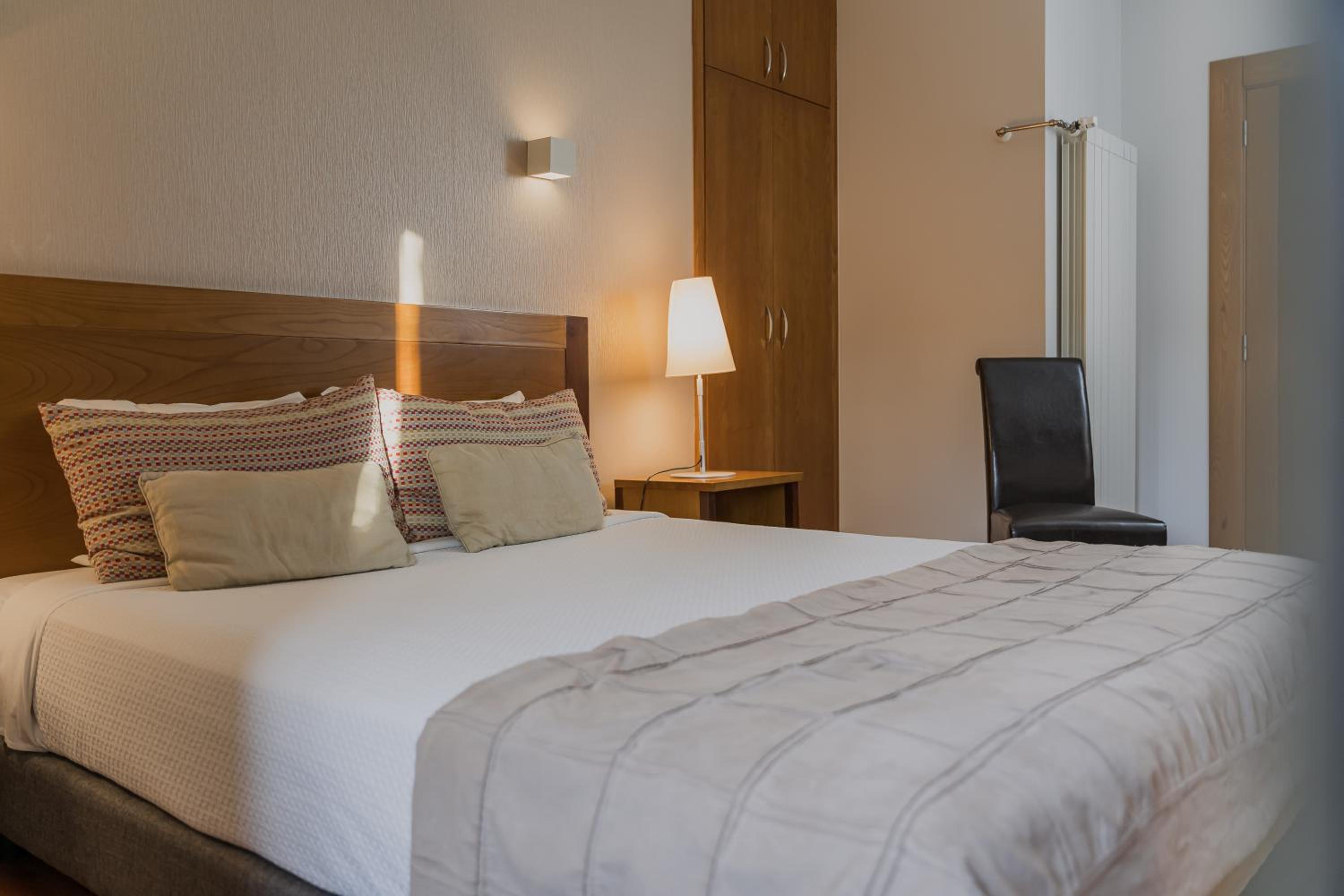 Double or Twin Room - Photo 3