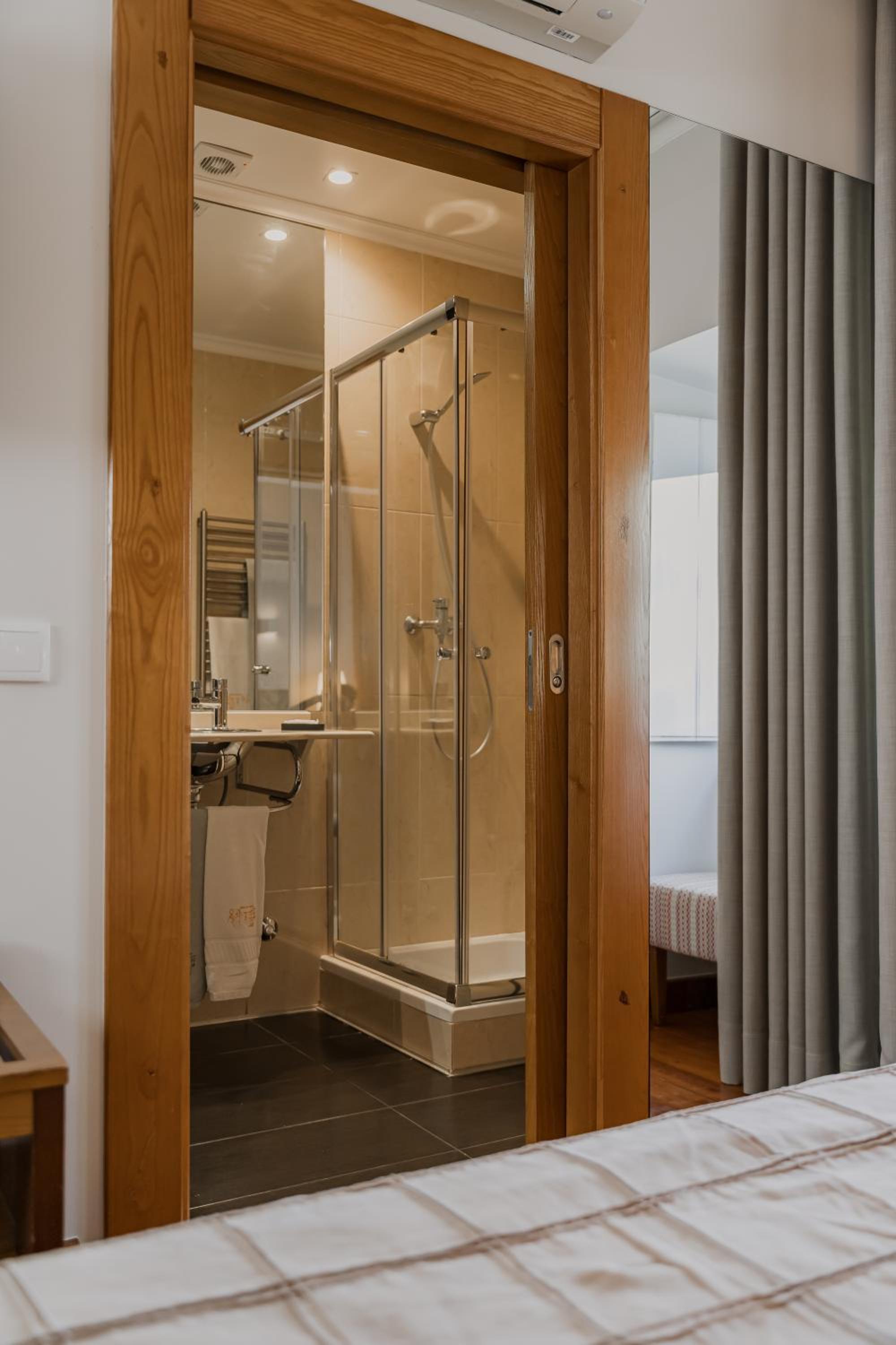Double or Twin Room - Photo 44